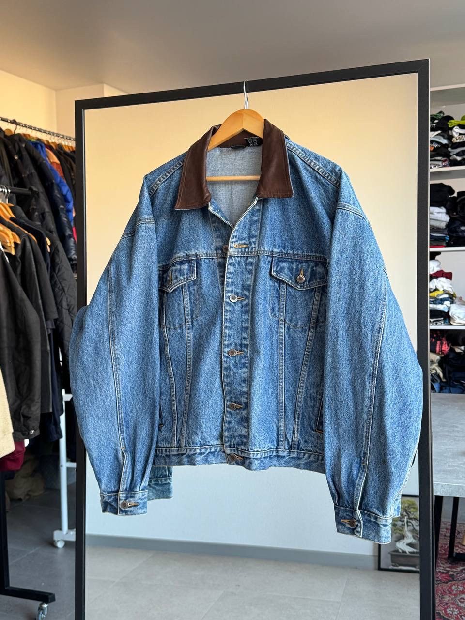 Warner Bros WARNER Bros 1996 TAZ ANGEL denim jacket size XL looney tunes Size US XL / EU 56 / 4 - 6 Thumbnail