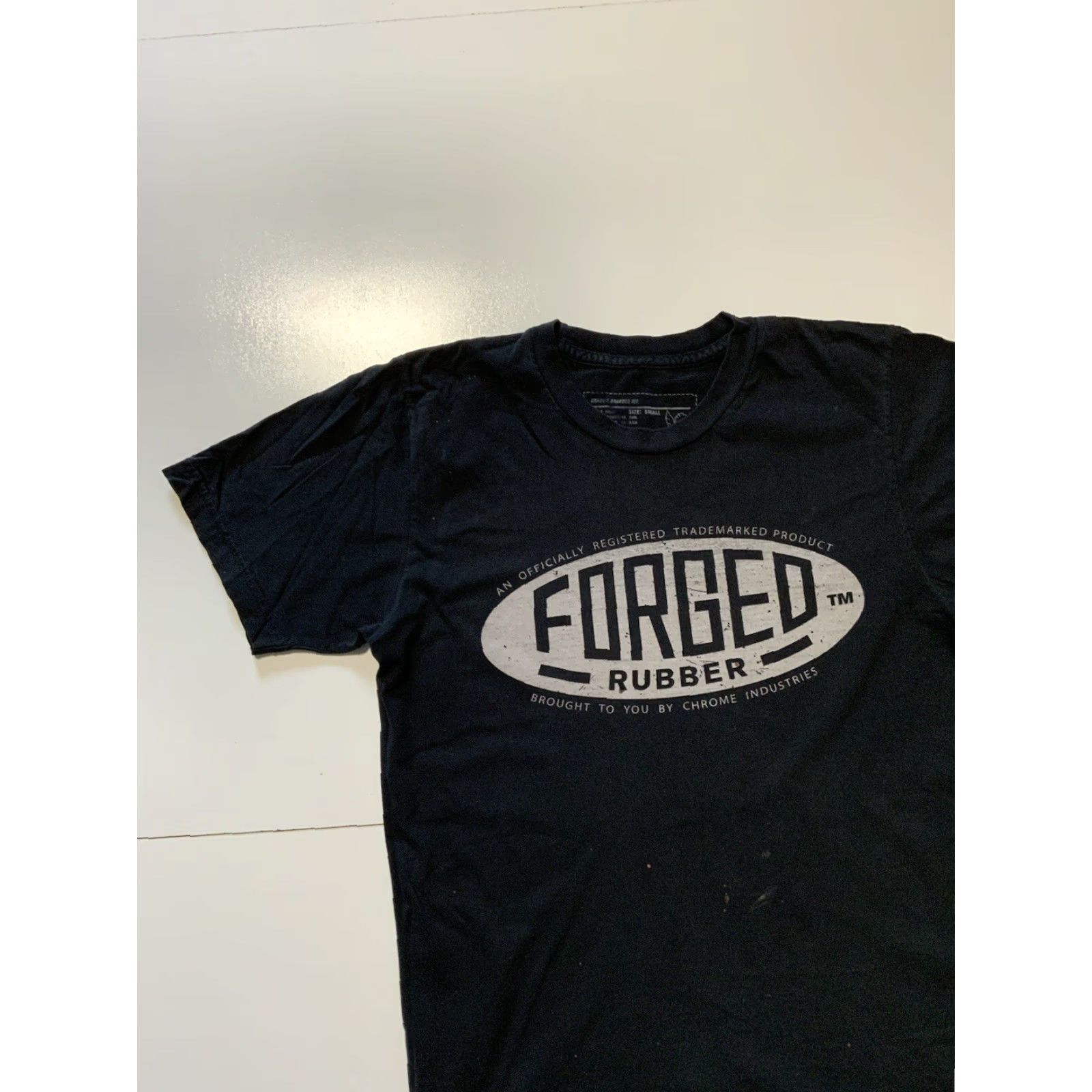 Industrie VINTAGE Chrome Industries Forged Rubber Get In The Van Black S/S Crewneck T-Shirt Sz. S Mens Size US S / EU 44-46 / 1 - 3 Thumbnail