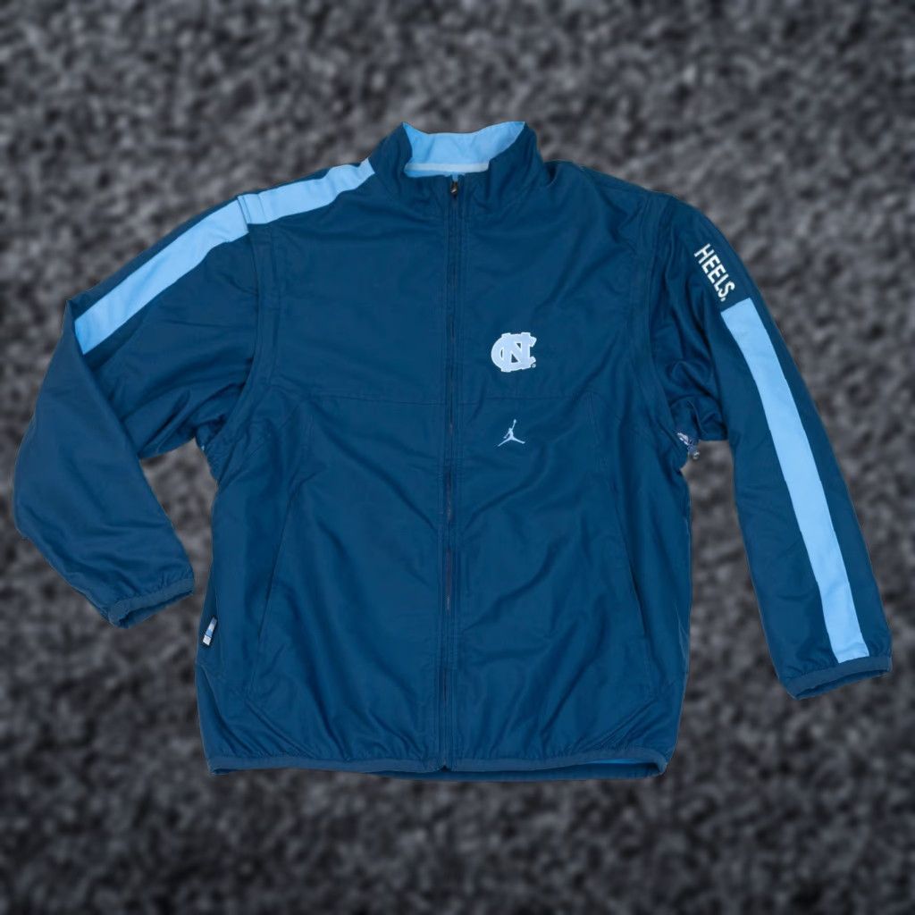 Nike VINTAGE Nike Jordan Shield UNC Carolina Tar Heels 23 2 in 1 Jacket Blue, Windbreaker, Soft Shell, Full Zip, Embroidered Logo, Size L, Men Size US L / EU 52-54 / 3 - 1 Thumbnail