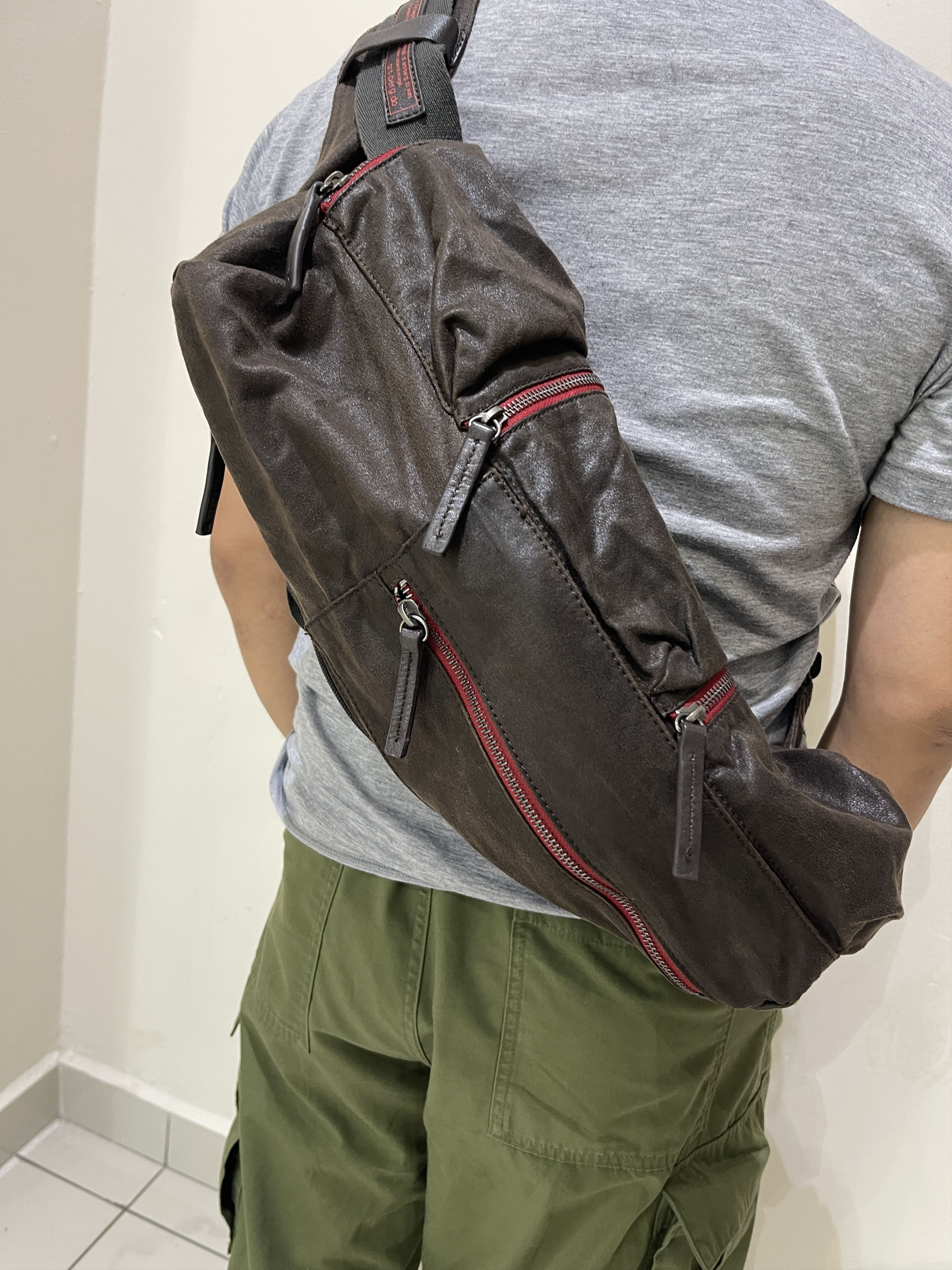 Japanese Brand VERY RARE🔥WAXED CROSSBODY TACTICAL ART BERG 2WAY Size ONE SIZE - 4 Thumbnail
