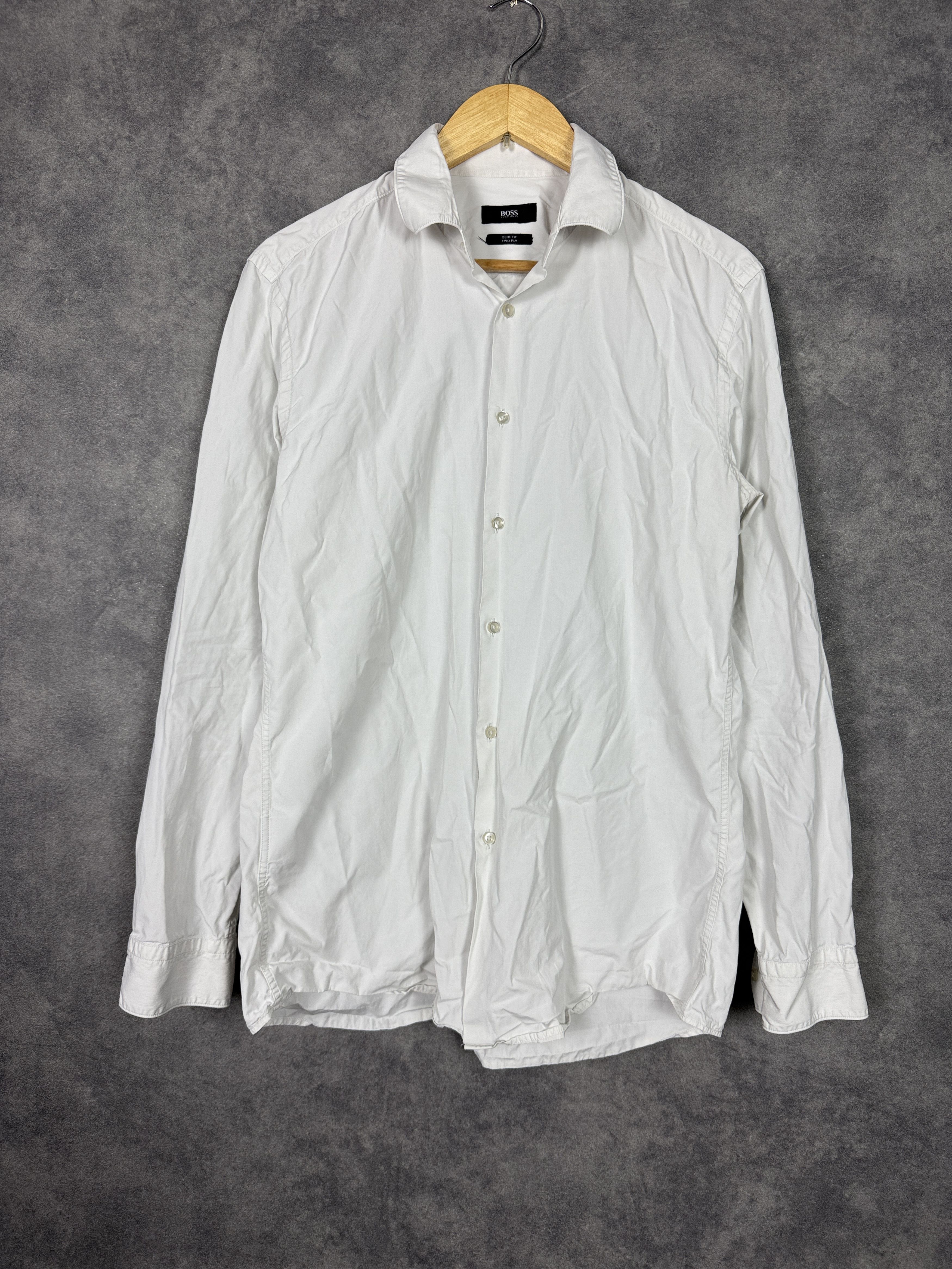 Hugo Boss Classic Hugo Boss white cotton shirt slim fit made in Italy Size US L / EU 52-54 / 3 - 1 Thumbnail