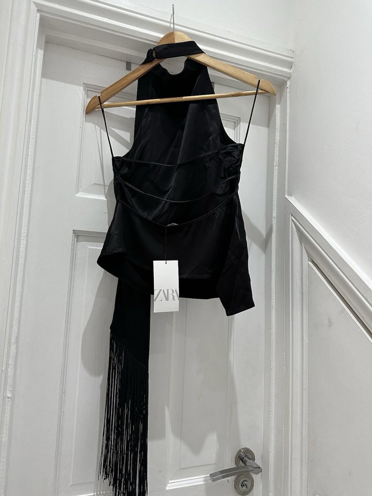 Zara ZARA black halter neck top with open back BNWT Size S / US 4 / IT 40 - 5 Thumbnail