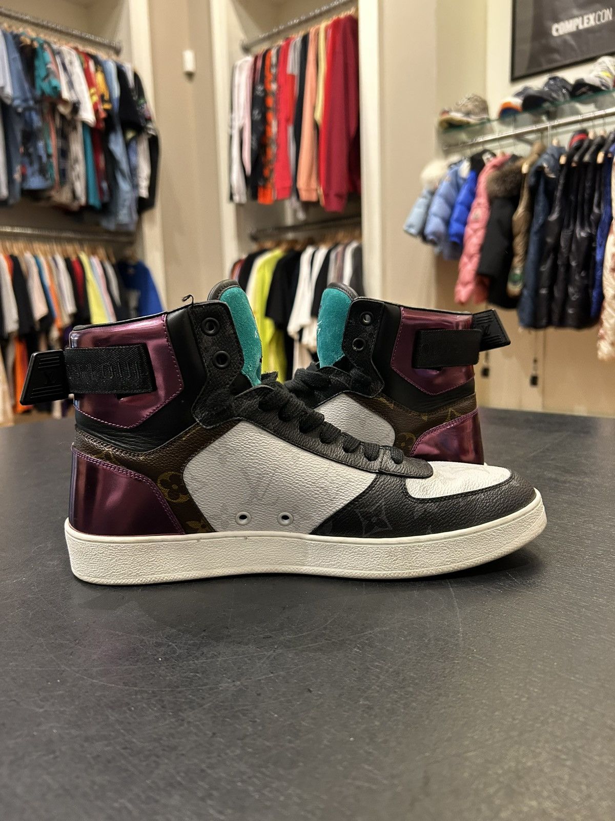 Louis Vuitton Louis Vuitton Monogram High Top Sneakers Size US 7 / EU 40 - 4 Thumbnail