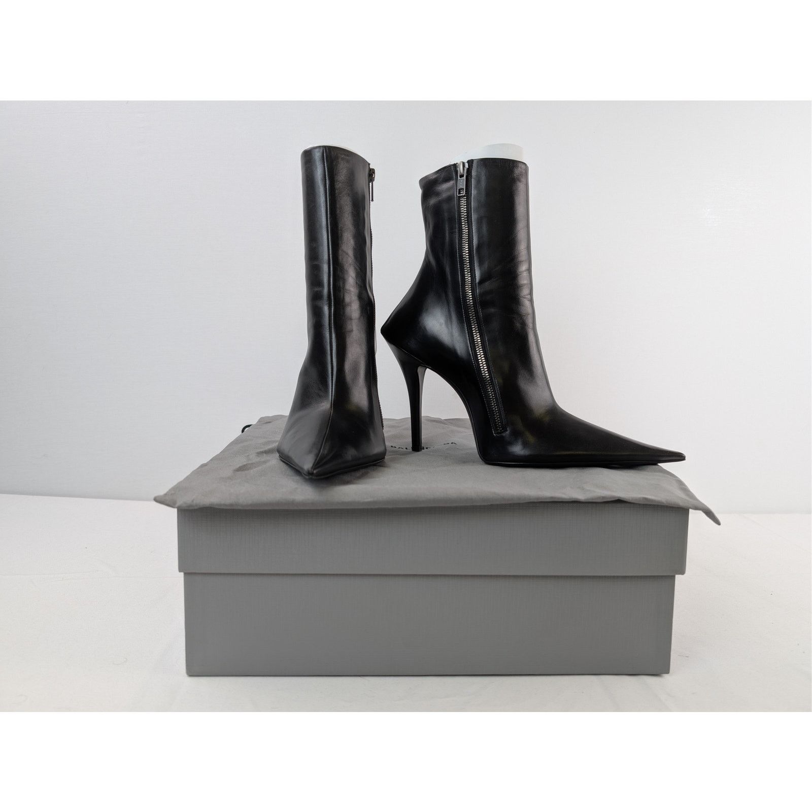 Balenciaga o1rshd1 Witch Bootie Shiny Soft Sheepskin Boot in Black Size US 8 / IT 38 - 16 Thumbnail