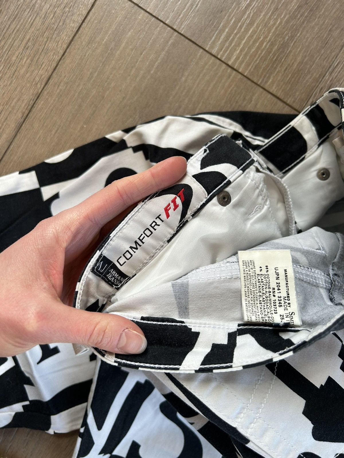 Armani Collezioni Vintage Armani Jeans monogram pats S 26 27 Size 26" / US 2 / IT 38 - 8 Thumbnail