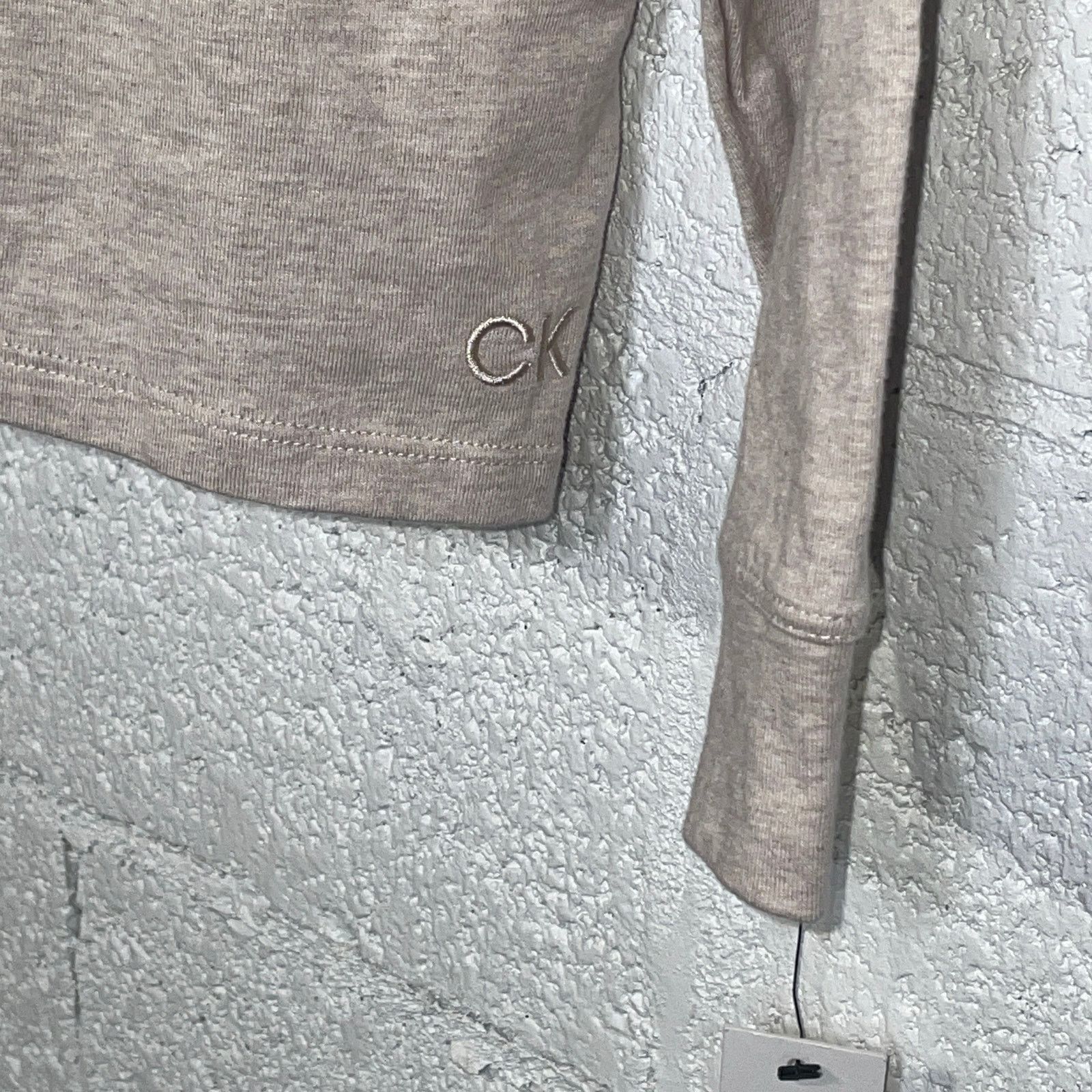 Calvin Klein Calvin Klein Women's Long-Sleeve Crewneck T-Shirt tan XS Size XS / US 0-2 / IT 36-38 - 4 Thumbnail