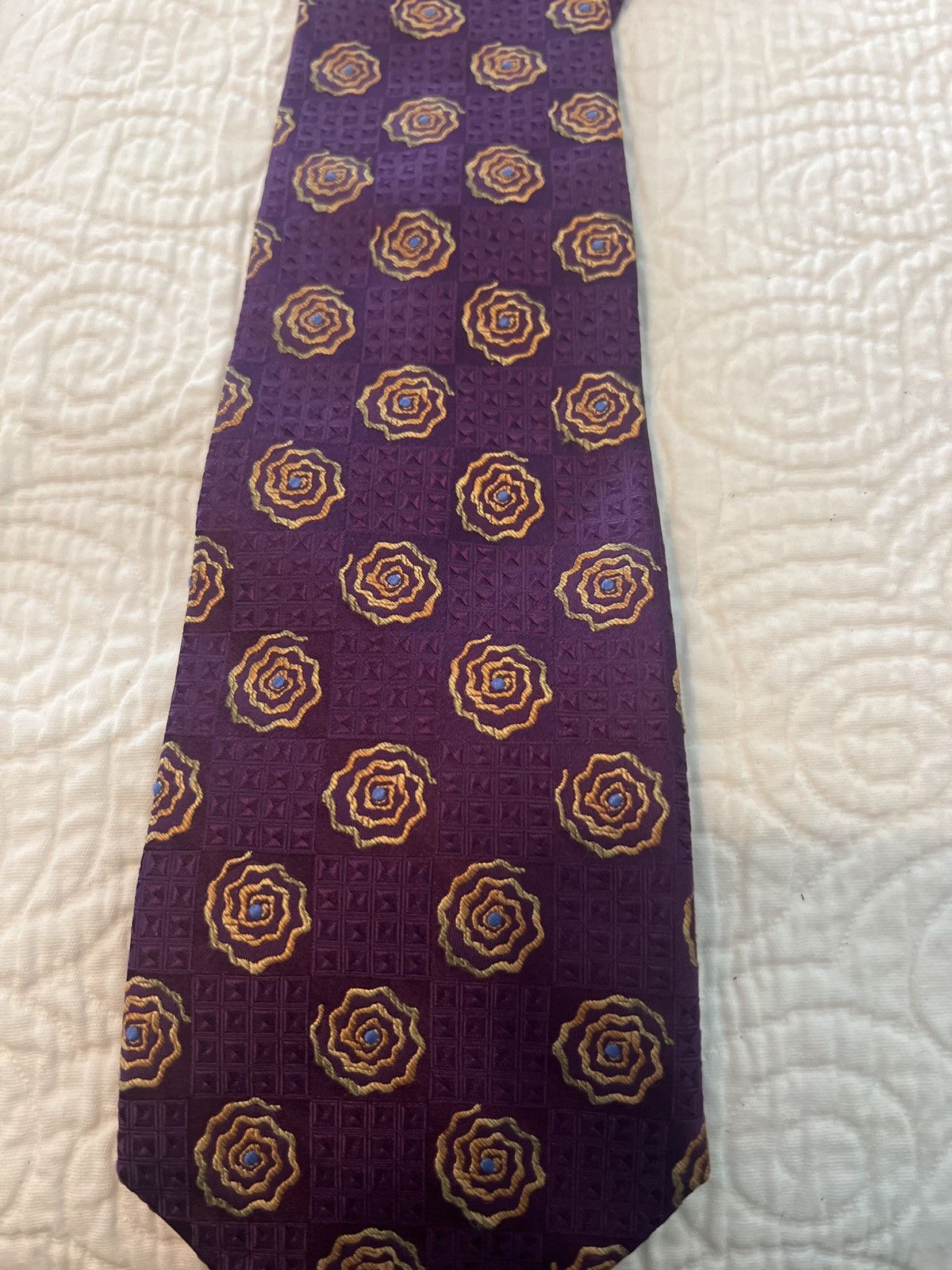Jos. A. Bank Purple tie with good and blue design Size ONE SIZE - 1 Preview