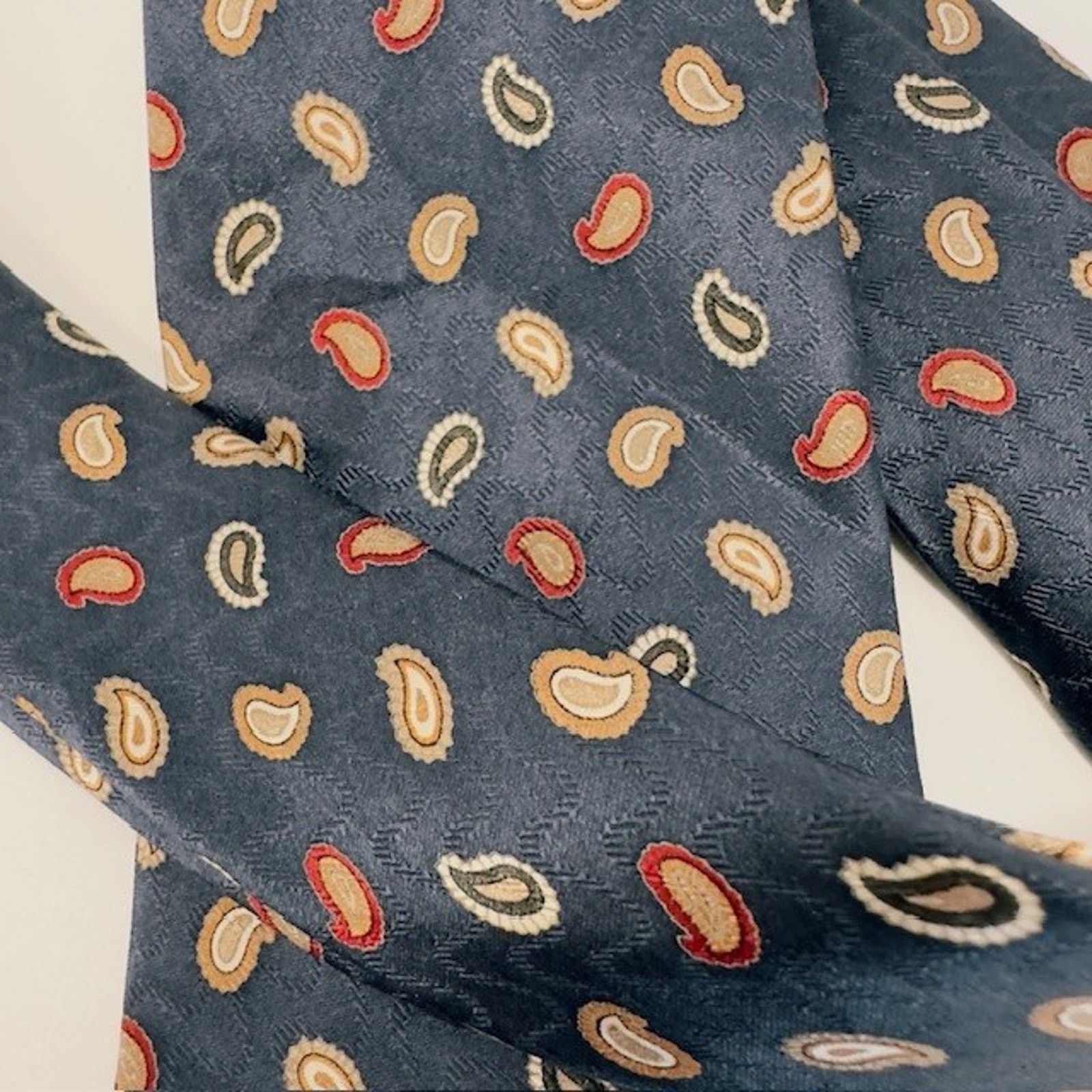 Jos. A. Bank JOS. A. BANK Executive Silk 60 1/2 x 3 1/2" tie Paisley NAVY Size ONE SIZE - 7 Thumbnail