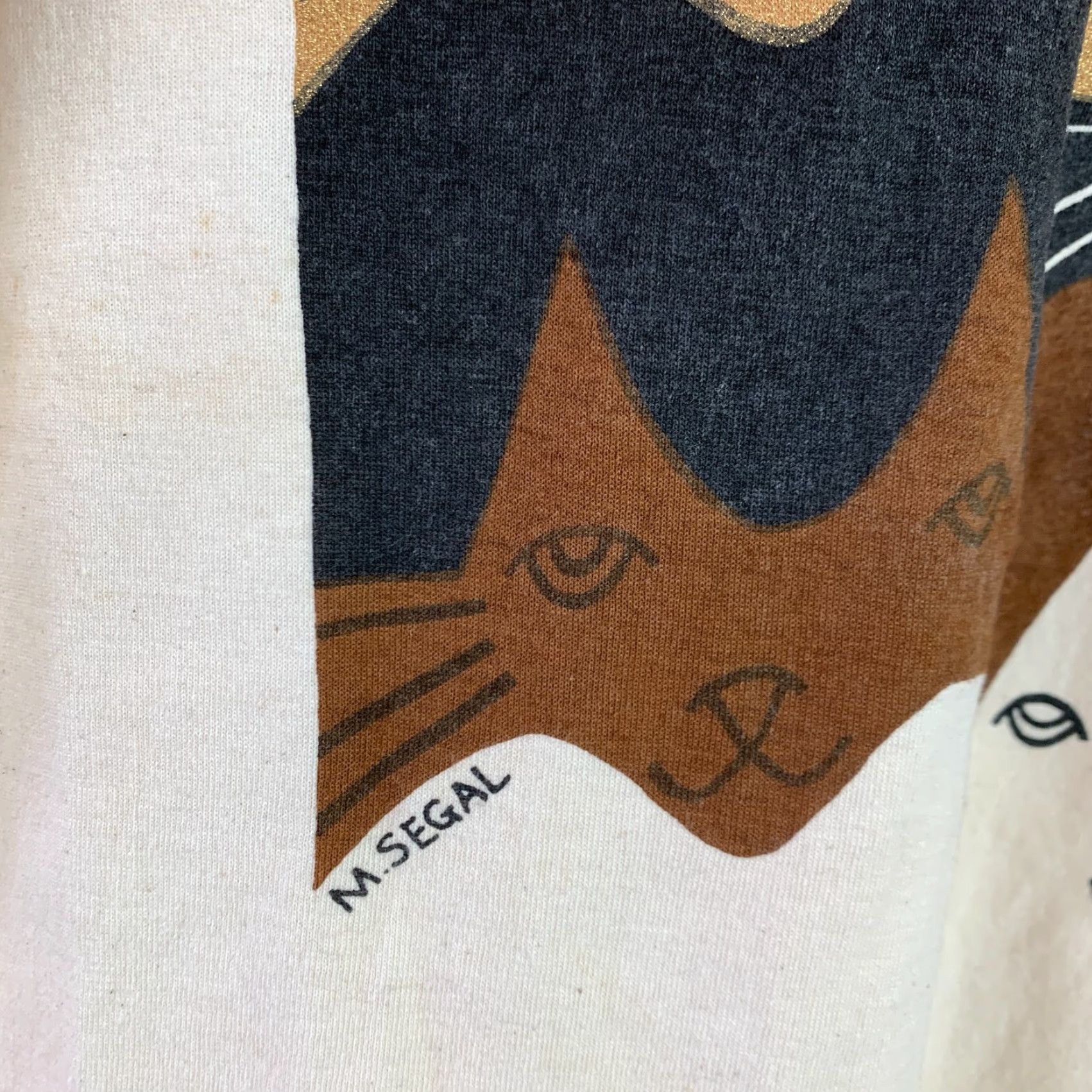 Vintage VINTAGE Beach Balls T-Shirt Unisex Adults XL White 100% Cotton Crew Neck Short Sleeve Abstract Art Stacked Cats Tee Shirt Size US XL / EU 56 / 4 - 3 Thumbnail
