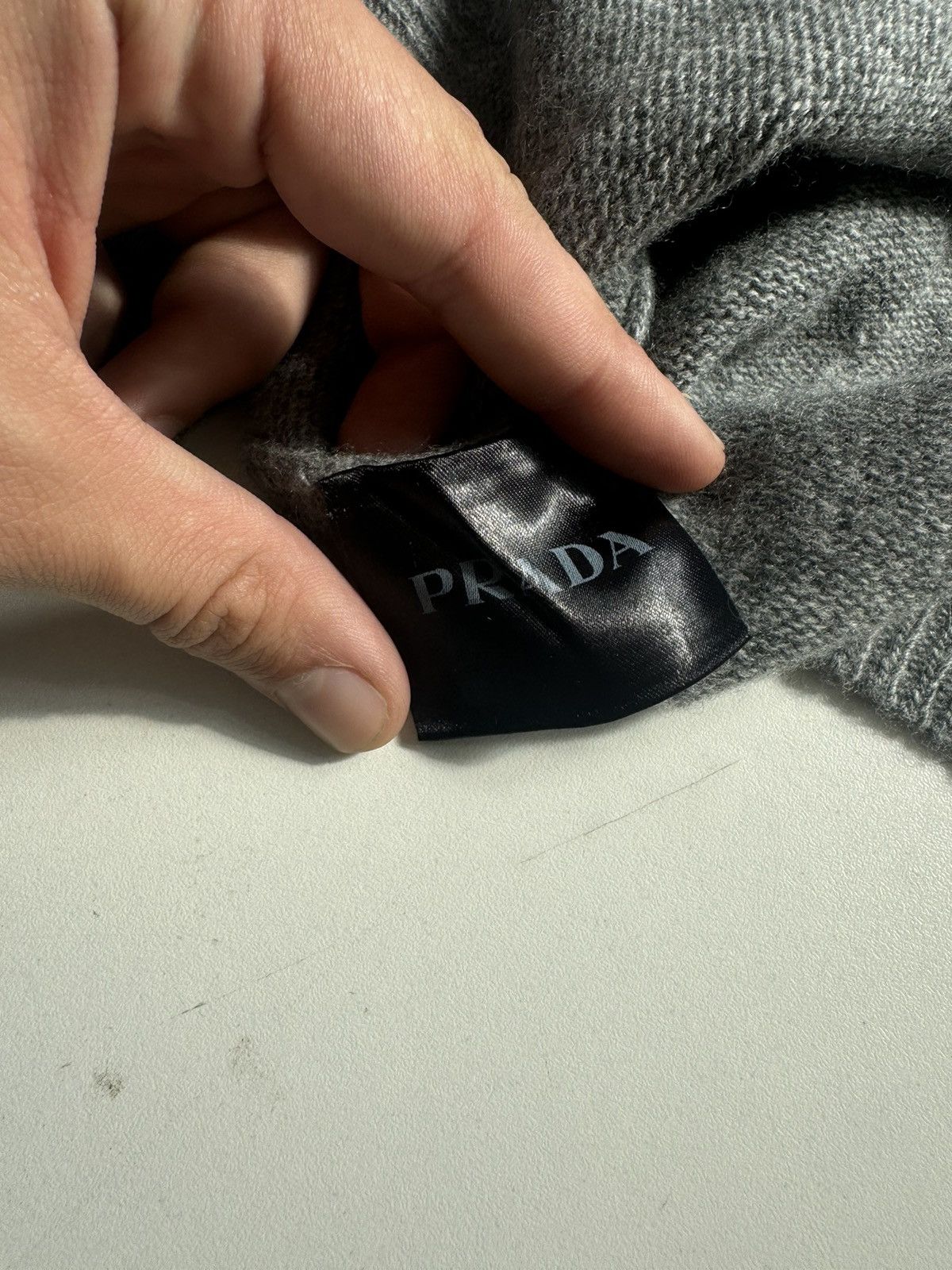 Prada Prada 100% cashmere minimalist sweater Size S / US 4 / IT 40 - 9 Thumbnail