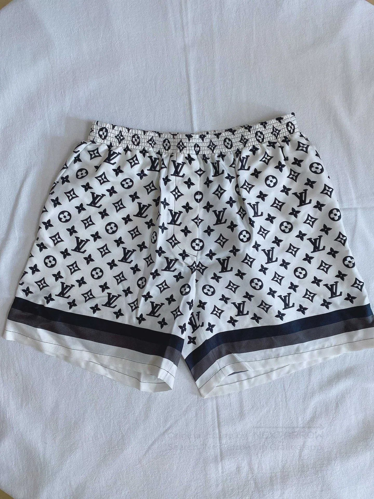 Louis Vuitton LV Monogram Silk Logo Shorts. Size US 36 / EU 52 - 1 Thumbnail
