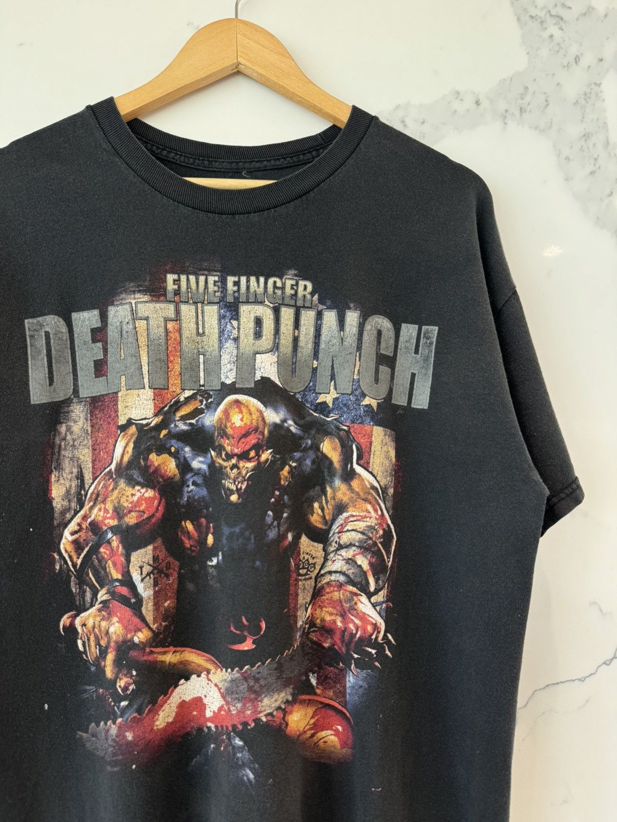 Band Tees Vintage 2000’s Five Finger Death Punch Band Tee T Shirt Size US XL / EU 56 / 4 - 2 Thumbnail