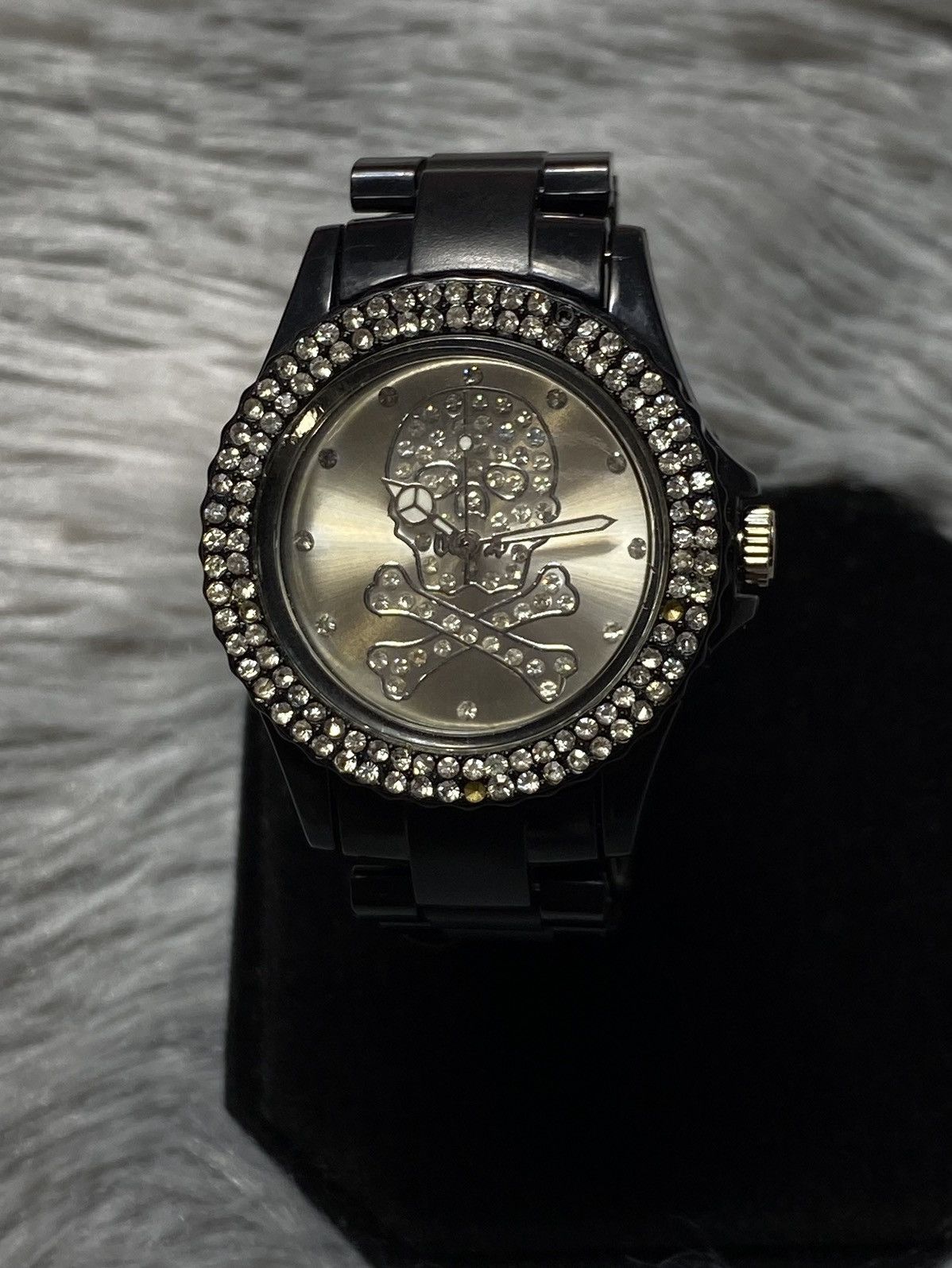 Jewelry Black Skull Watch with Crystal Bezel - Edgy Design Size ONE SIZE - 3 Thumbnail