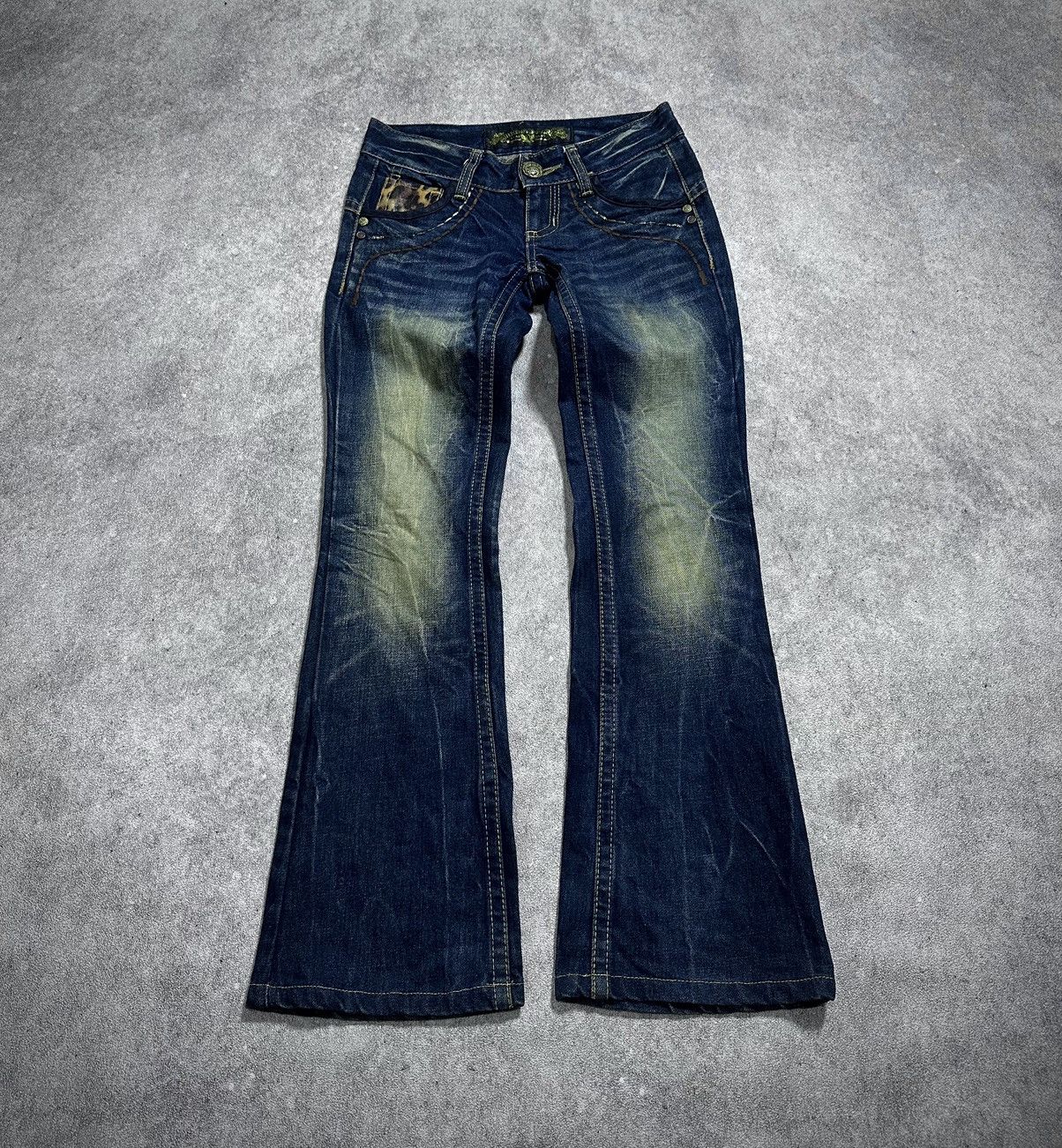 Japanese Brand Japanes Red Pepper Embroidery Tiger Studs Skull Flared Jeans Size US 28 / EU 44 - 2 Thumbnail