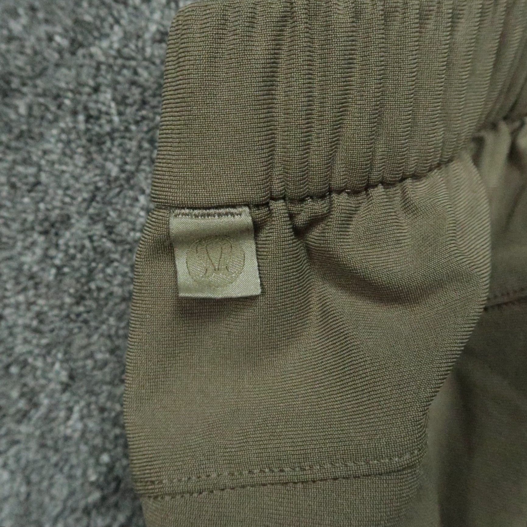 Lululemon Lululemon Pants Men Large Green ABC Pull On Trouser Training Zip Pockets Size US 33 - 4 Thumbnail