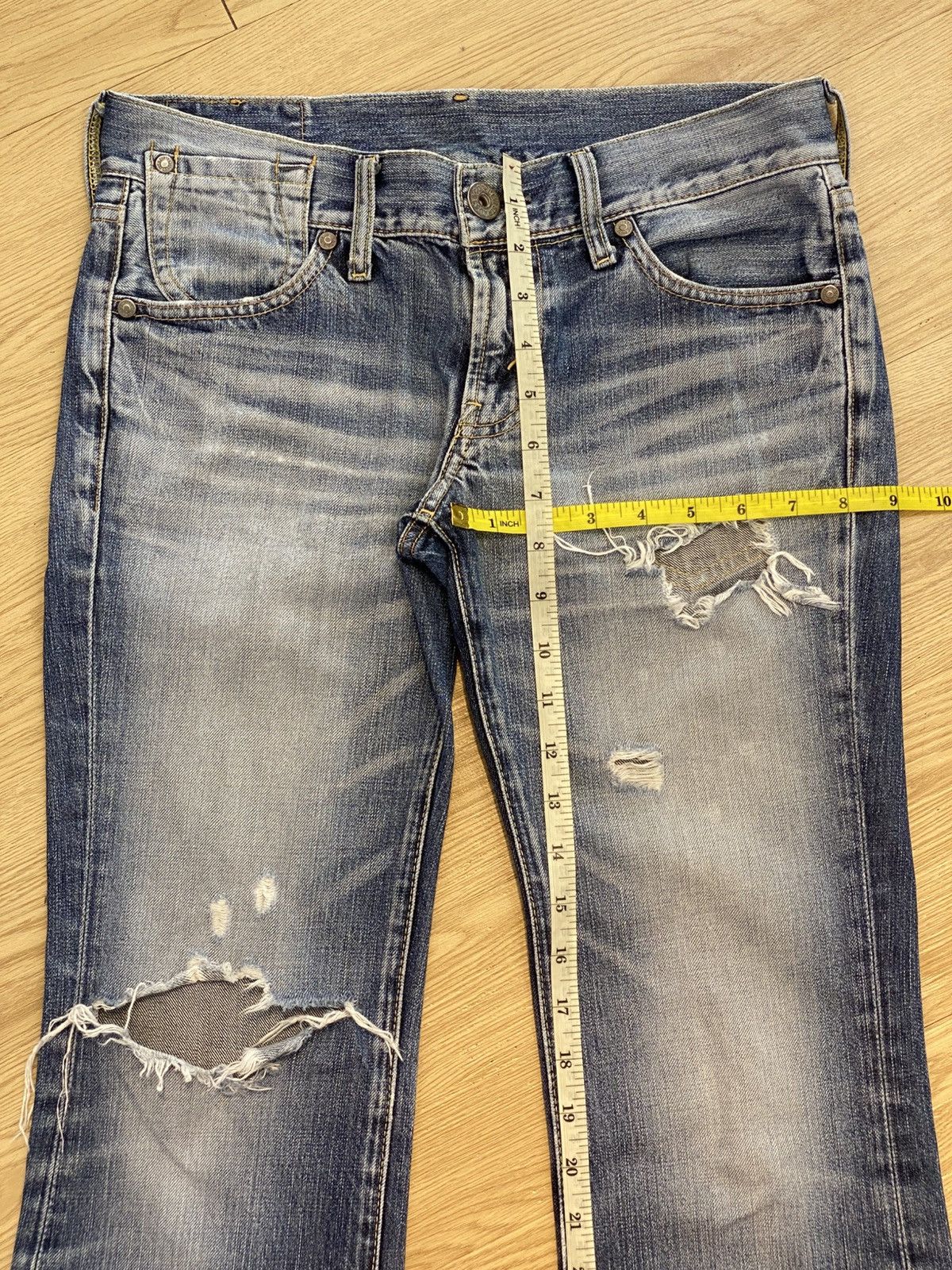 Levi's Levi’s Vintage Whiskers Blue Wash Ripped Flare Jeans Size US 30 / EU 46 - 14 Thumbnail