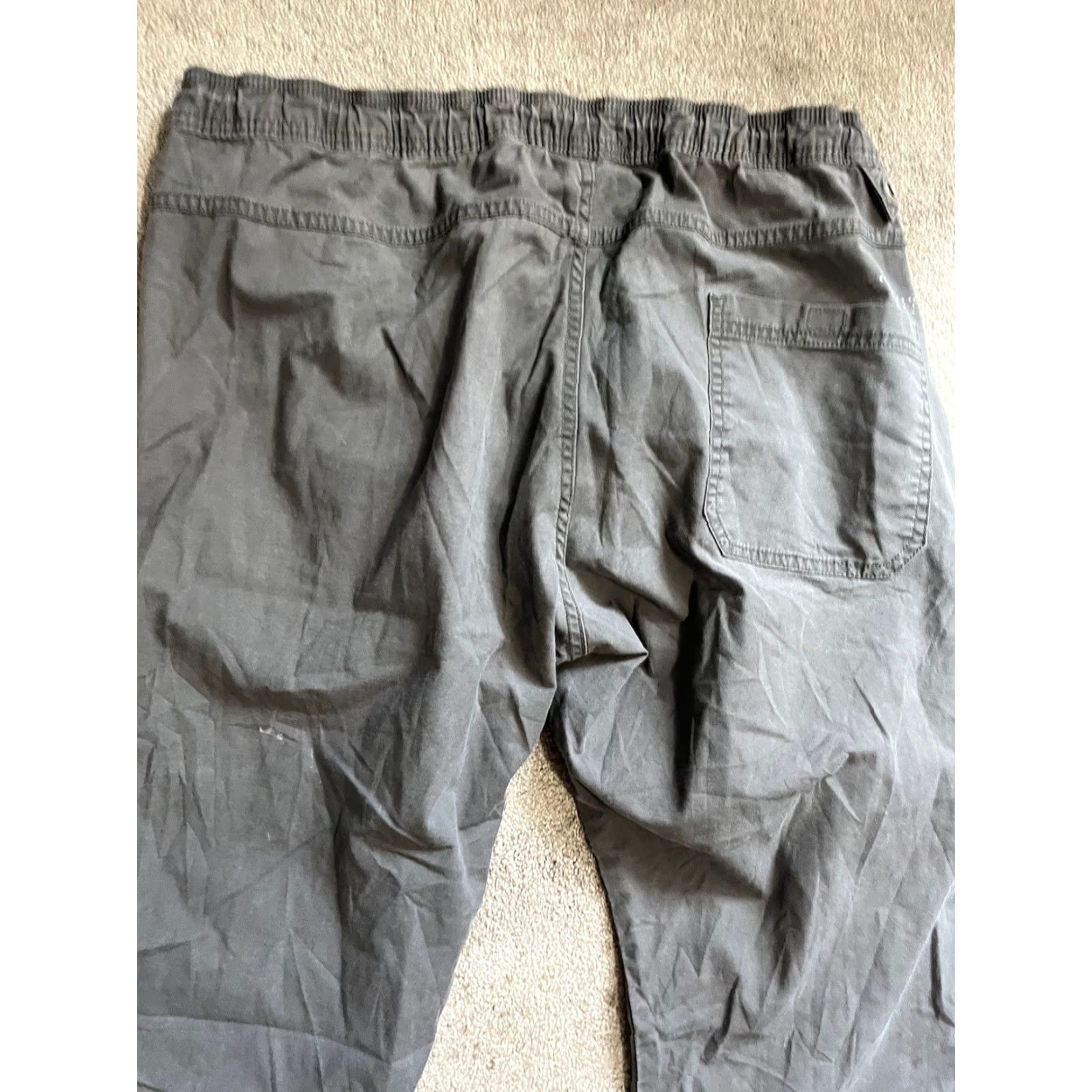 Levi's Levi's Jogger Pants Men XL Gray Elastic Drawstring Adjustable Waist Signature Levis Gorpcore Slack Pocket Slim Tapered 29in Inseam Regular Rise Mid Size US 36 / EU 52 - 4 Thumbnail