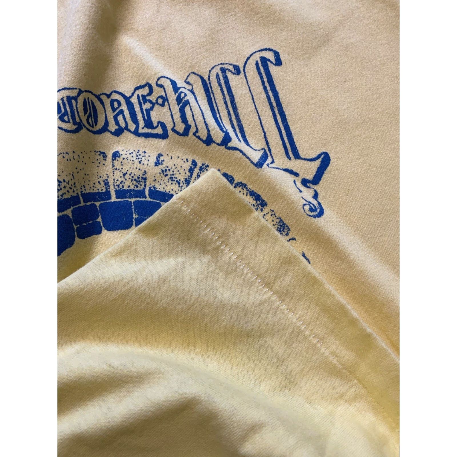 Vintage VINTAGE Hanes 50/50 Brimstone Hill Saint Kitts West Indies Single Stitch T-Shirt XL Mens Womens Size US XL / EU 56 / 4 - 8 Thumbnail