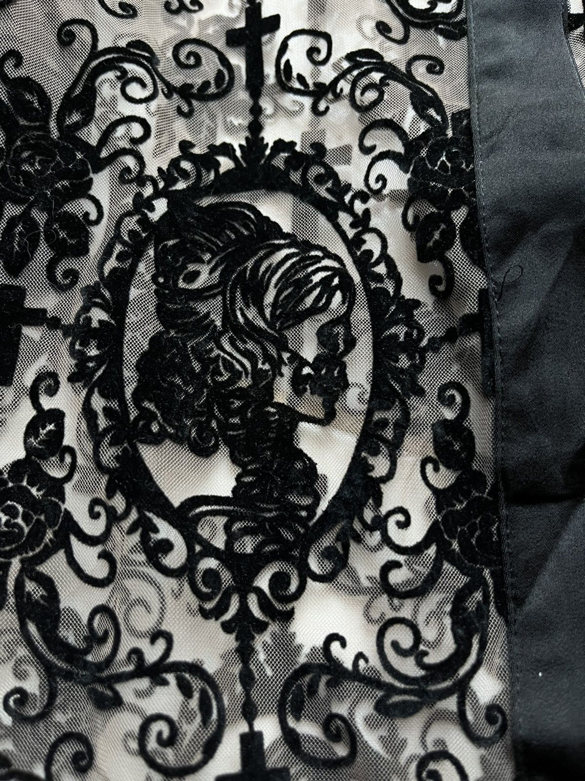 Yasuyuki Ishii 2000s Gracechow mesh top velvet vkei cross skull shirt Size US S / EU 44-46 / 1 - 4 Thumbnail