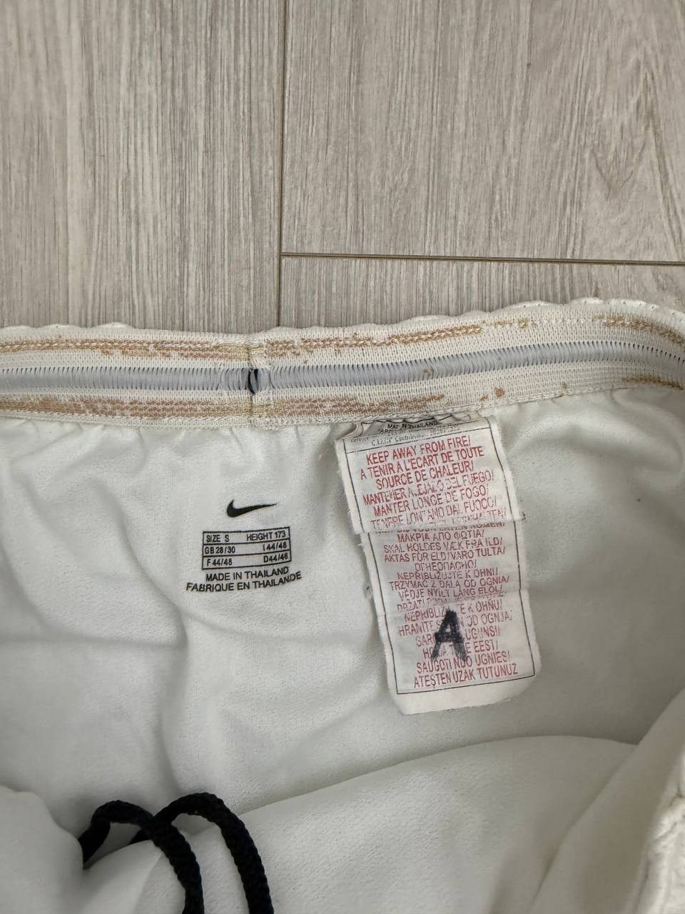 Nike Vintage Nike Manchester United Soccer Jersey Shorts Football Size US 30 / EU 46 - 6 Thumbnail