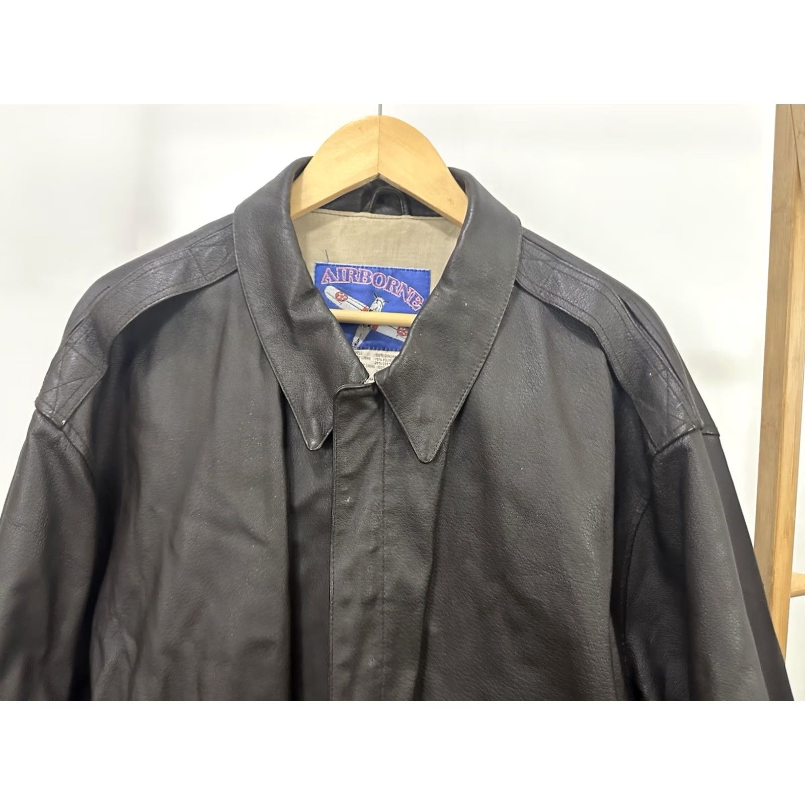 Vintage Air Force Airborne Leathers Jacket XL Dark Brown Leather Bomber USA Flag Lined Mens XL Brown Bomber Jacket Size US XL / EU 56 / 4 - 3 Thumbnail