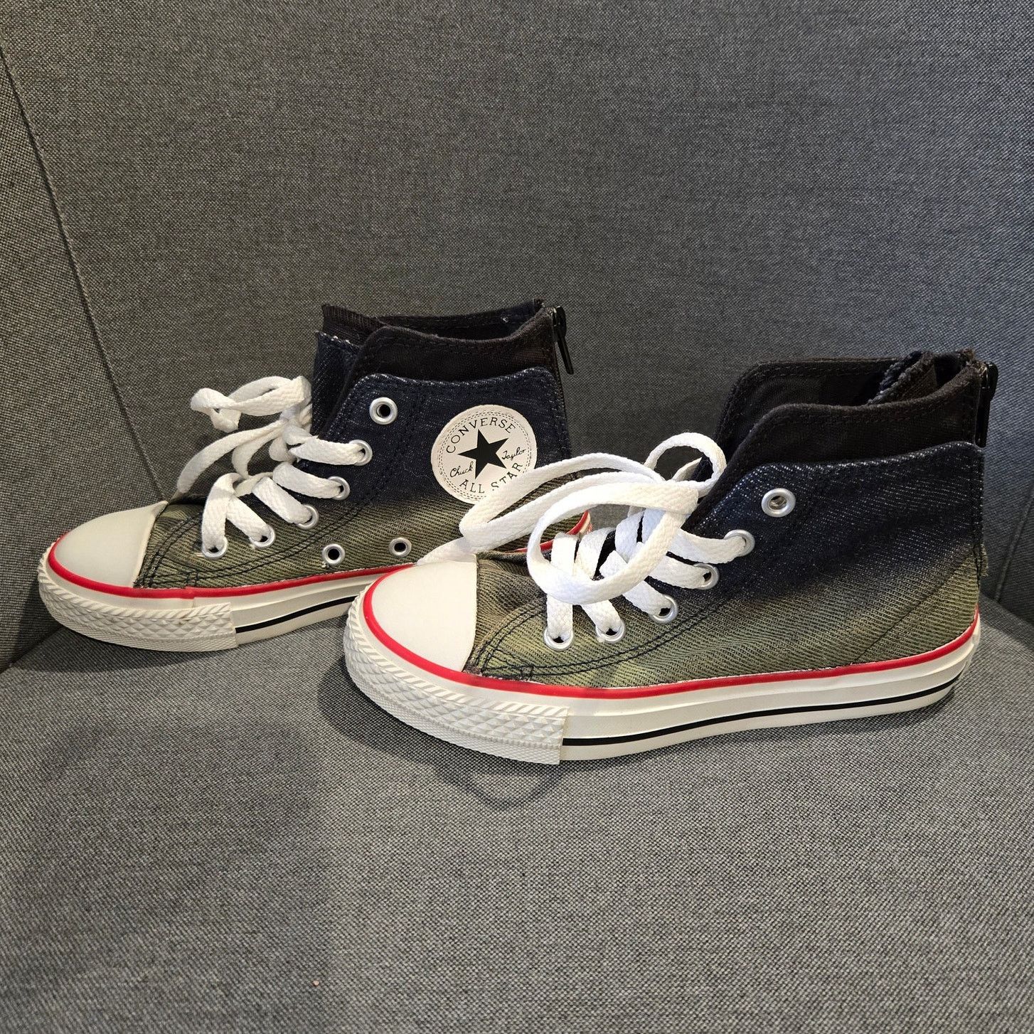 Converse Converse Junior ChuckTaylor Zip Back HiTop 6Y Sneaker sz 12 Size US 12 / IT 42 - 3 Thumbnail
