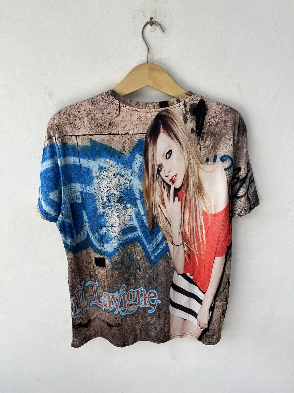 Band Tees Bootleg Avril Lavigne AOP Tees Size US L / EU 52-54 / 3 - 6 Thumbnail