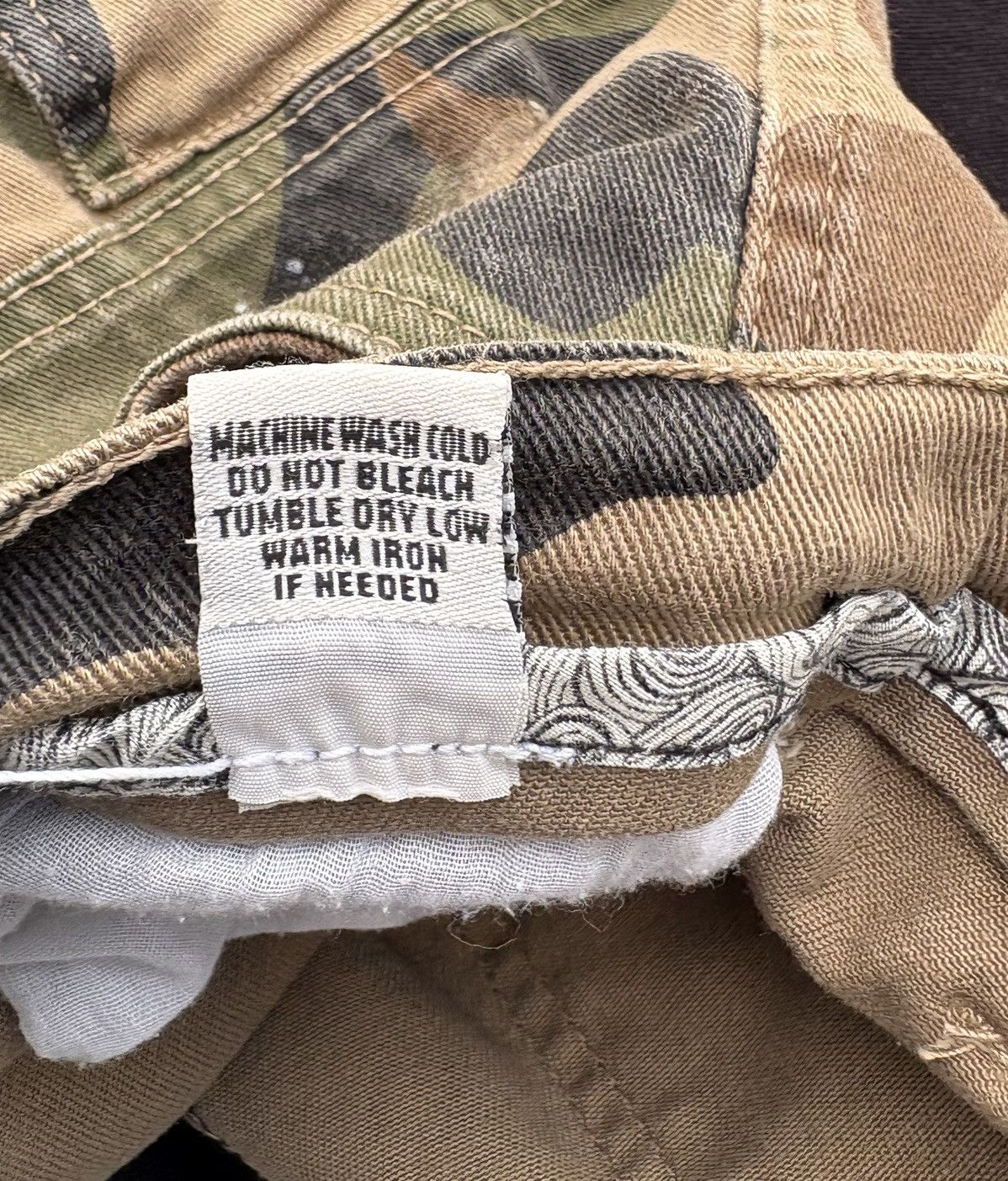 Other FRWD Denim Hybrid Distressed Paint Splash Camo Cargo Pants Size US 29 - 14 Thumbnail