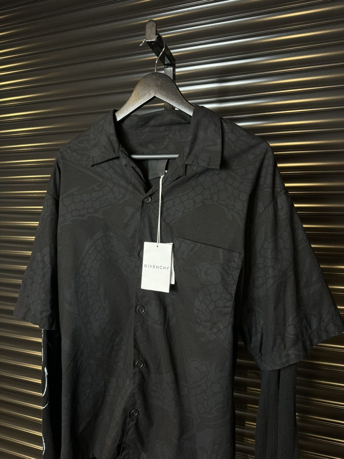 Givenchy Givenchy Chinese New Year Flame Sleeve Button Up Shirt New Size US L / EU 52-54 / 3 - 2 Thumbnail