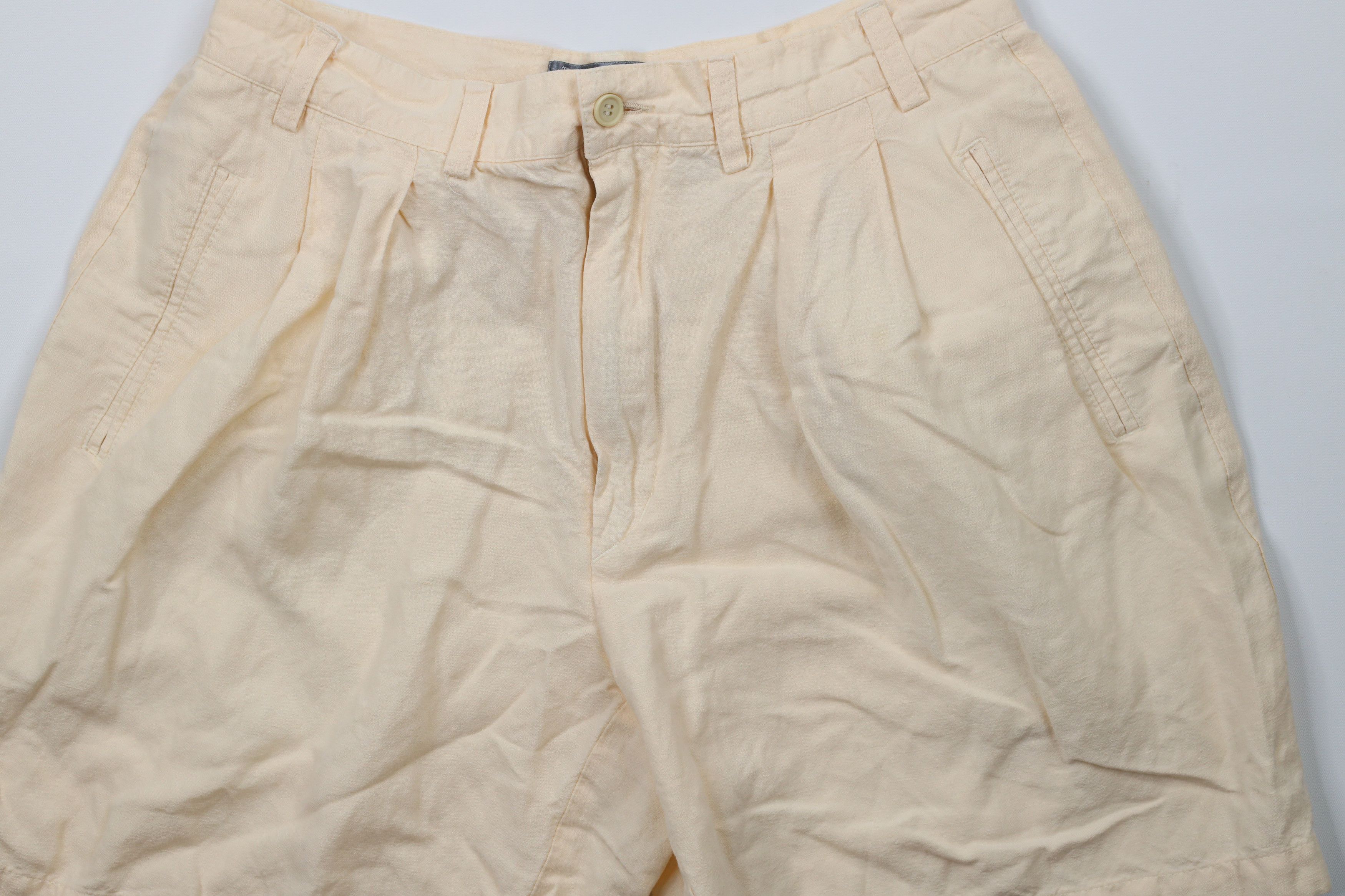 Vintage Vintage 90s Streetwear Pleated Above Knee Shorts Pale Yellow Size US 32 / EU 48 - 3 Thumbnail