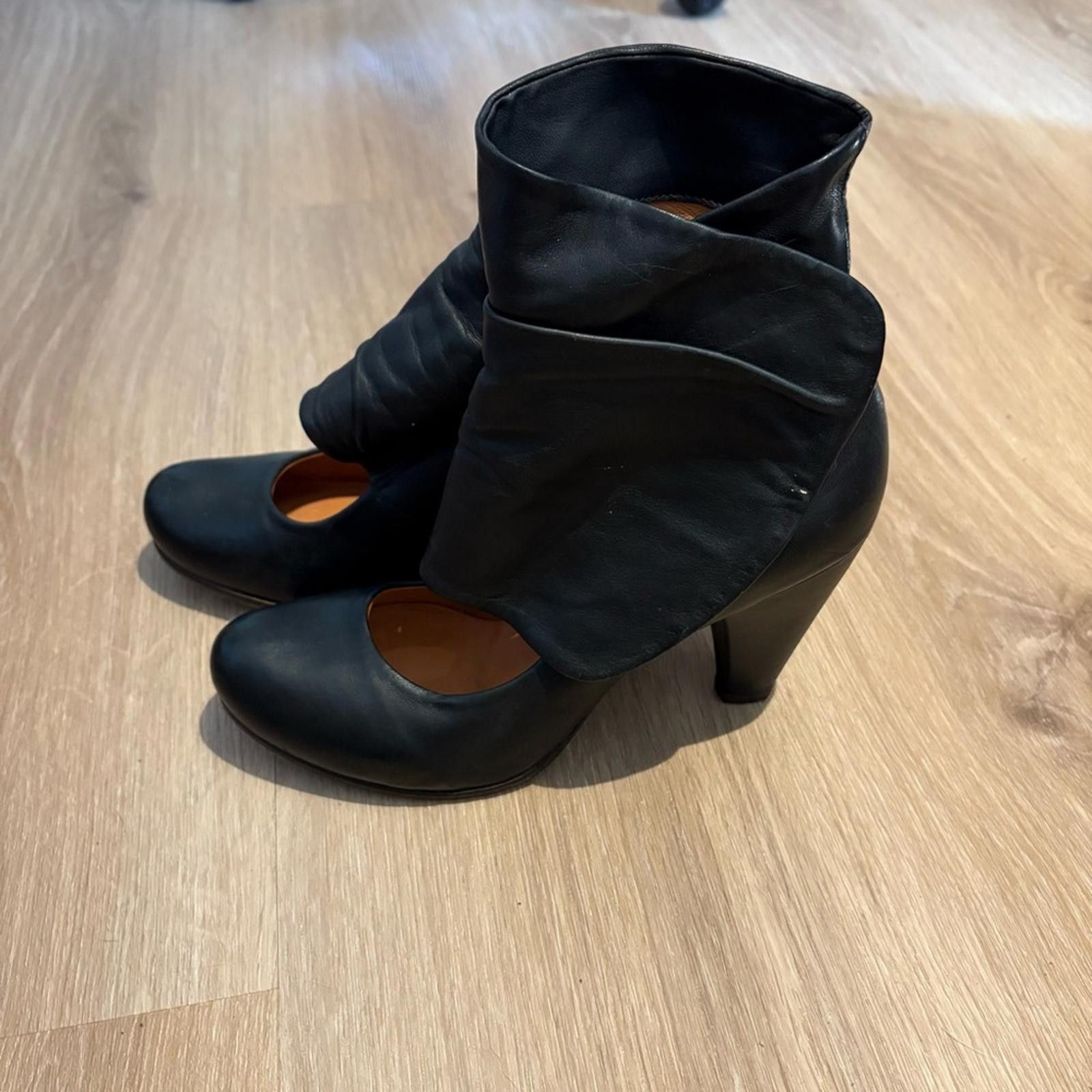 Designer Coclico Black Leather Fold Over Ankle Boots Size 39 US 8 Size US 8 / IT 38 - 1 Thumbnail