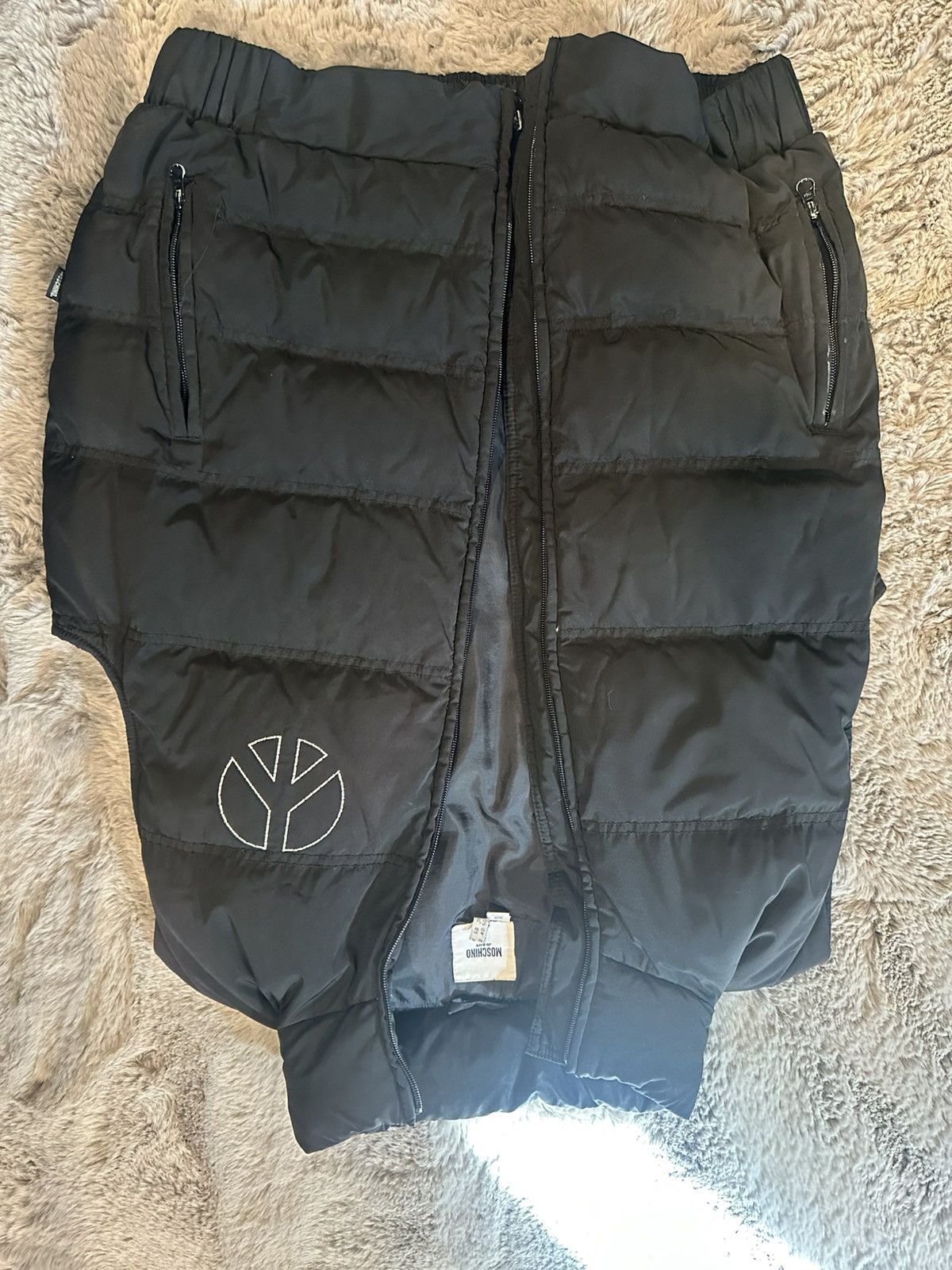 Moschino Vintage Moschino Jeans Puffer Vest Black Peace Logo Size US L / EU 52-54 / 3 - 2 Thumbnail