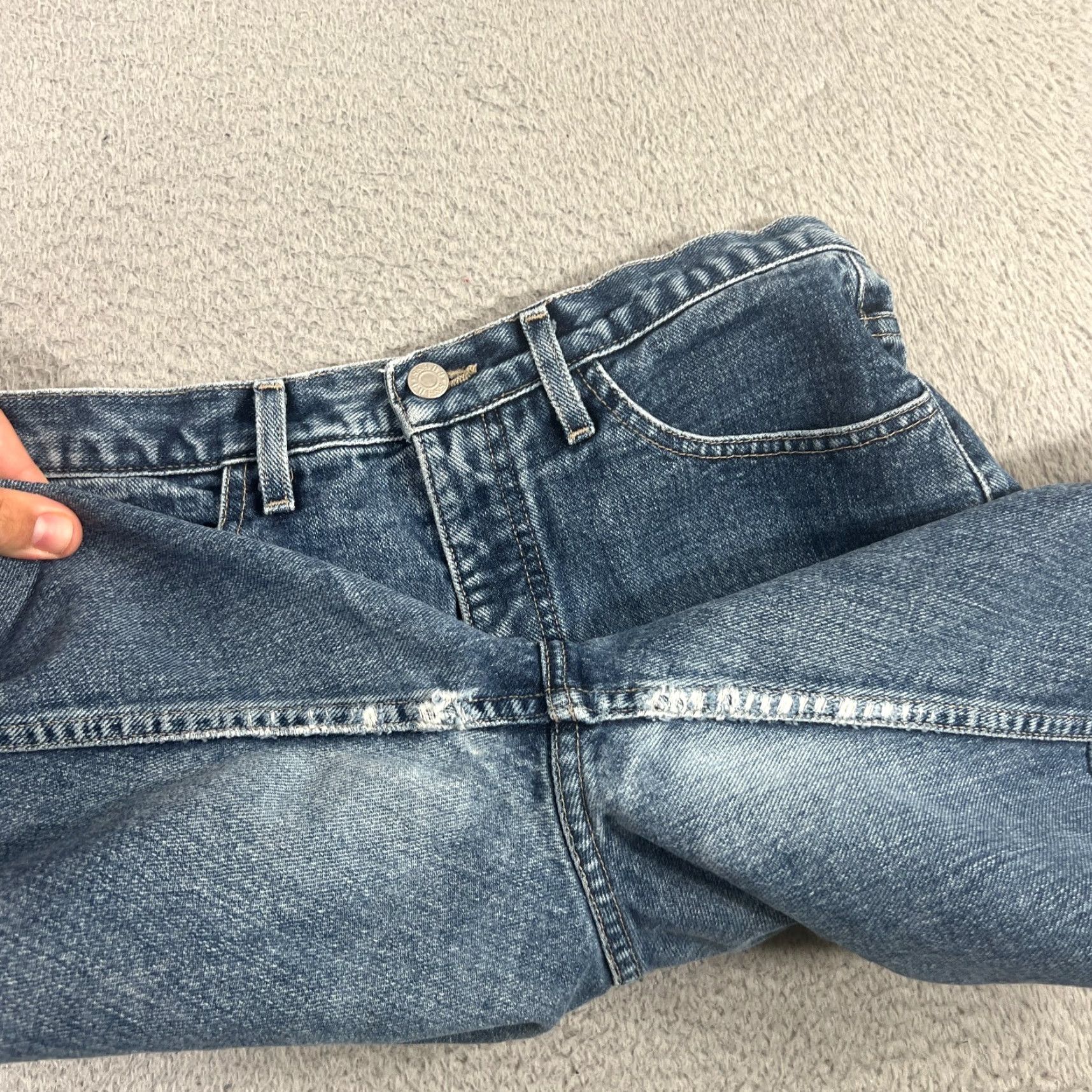 Guess VINTAGE GUESS Jeans Shorts Men 30 Light Blue Distressed Cut Off 9" Inseam USA Denim 5-Pocket Rocker Retro Biker Casual Mens Size US 30 / EU 46 - 6 Thumbnail