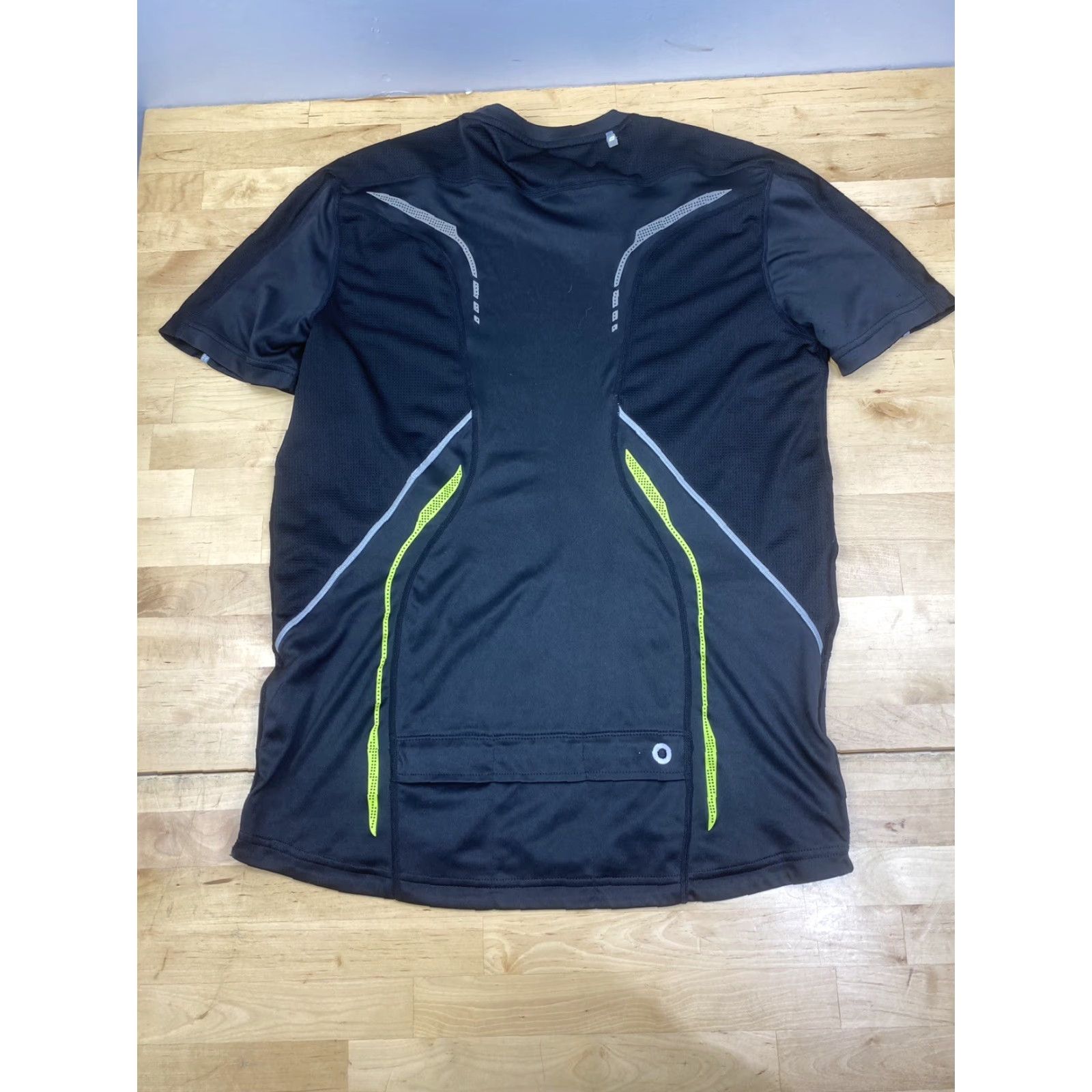 Vintage Roadrunner Sports Running Shirt Mens S Black Activewear Short Sleeve Pullover Crew Neck T-Shirt 8153 Size US S / EU 44-46 / 1 - 2 Thumbnail