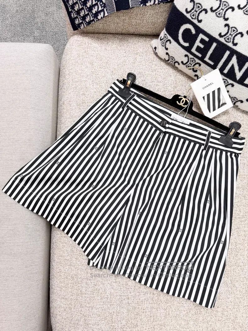 Chanel Chanel Beach series black and white color block striped rh Size 26" / US 2 / IT 38 - 2 Thumbnail