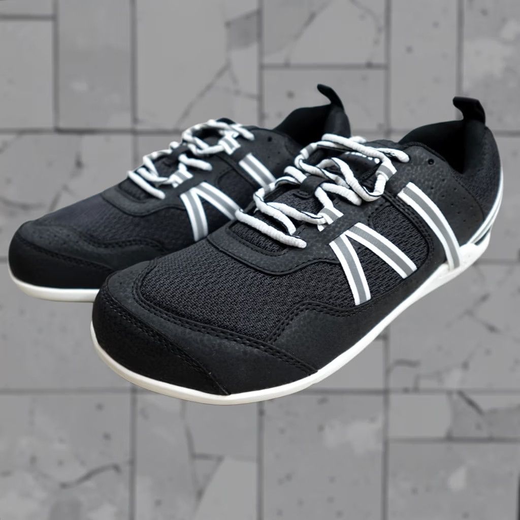 Vintage XERO Sneakers Mens 7 Black Solid Sneaker NEW UK 6.5 Size US 7 / EU 40 - 1 Thumbnail