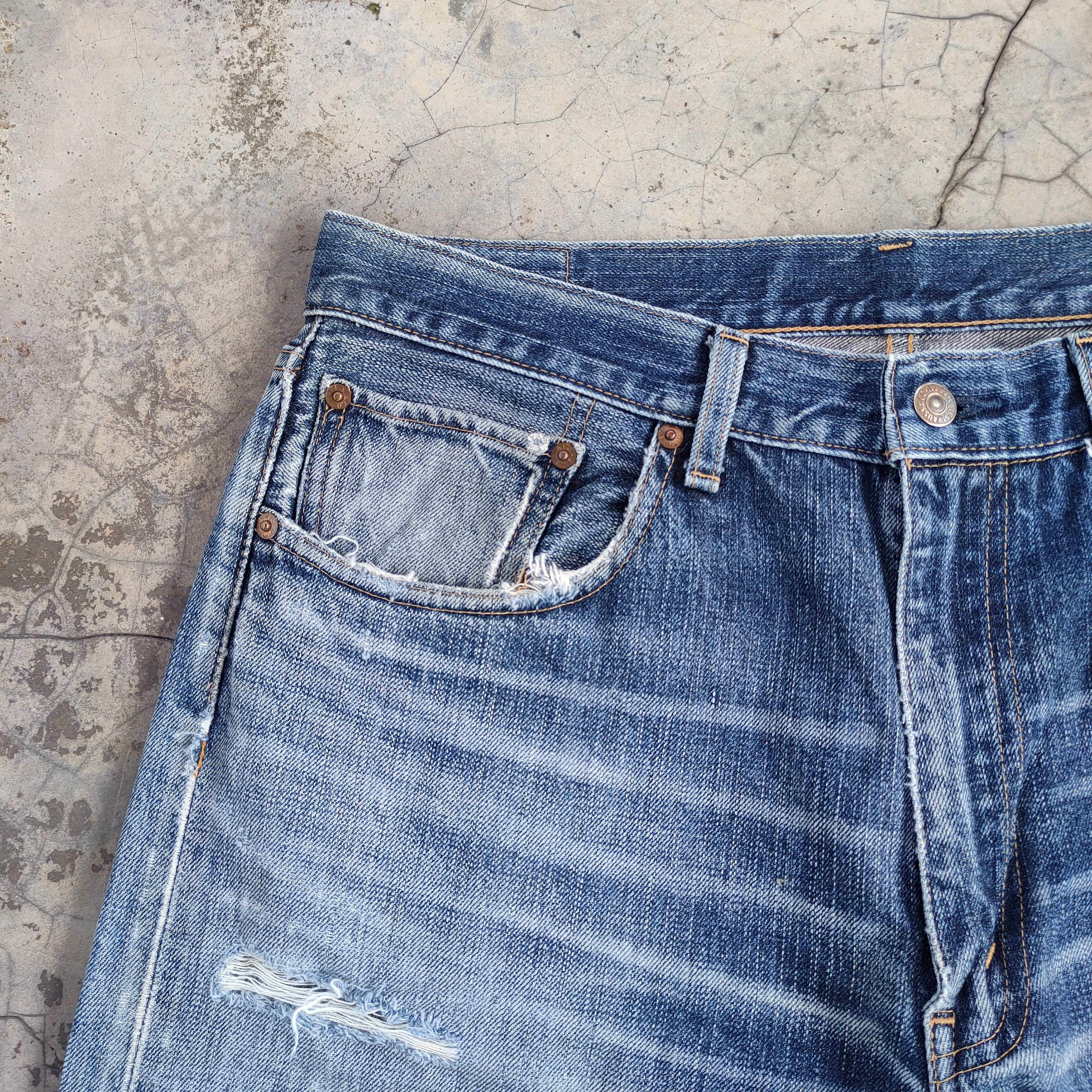 Levi's Vintage Clothing VINTAGE LEVI' STRAUSS 510 FADED RIPPED JEANS DENIM PANTS Size US 36 / EU 52 - 5 Thumbnail