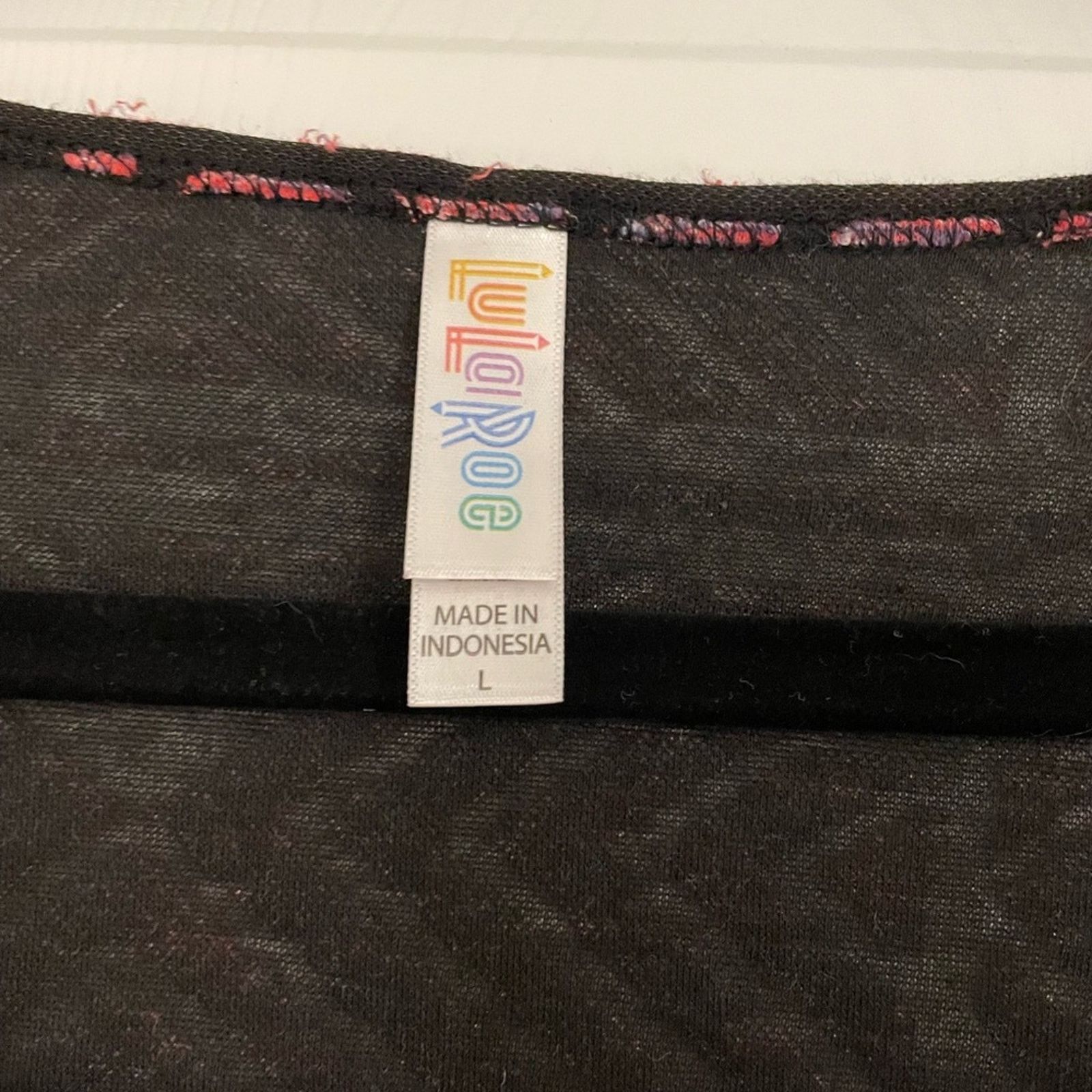 Other 🔴 3 for $15 VGUC Lularoe Classic Tee Size L / US 10 / IT 46 - 3 Thumbnail