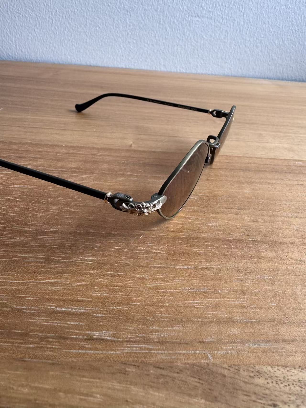 Chrome Hearts CHROME HEARTS Diamond Dog Sunglasses Sand/Classic Brand New Size ONE SIZE - 8 Thumbnail