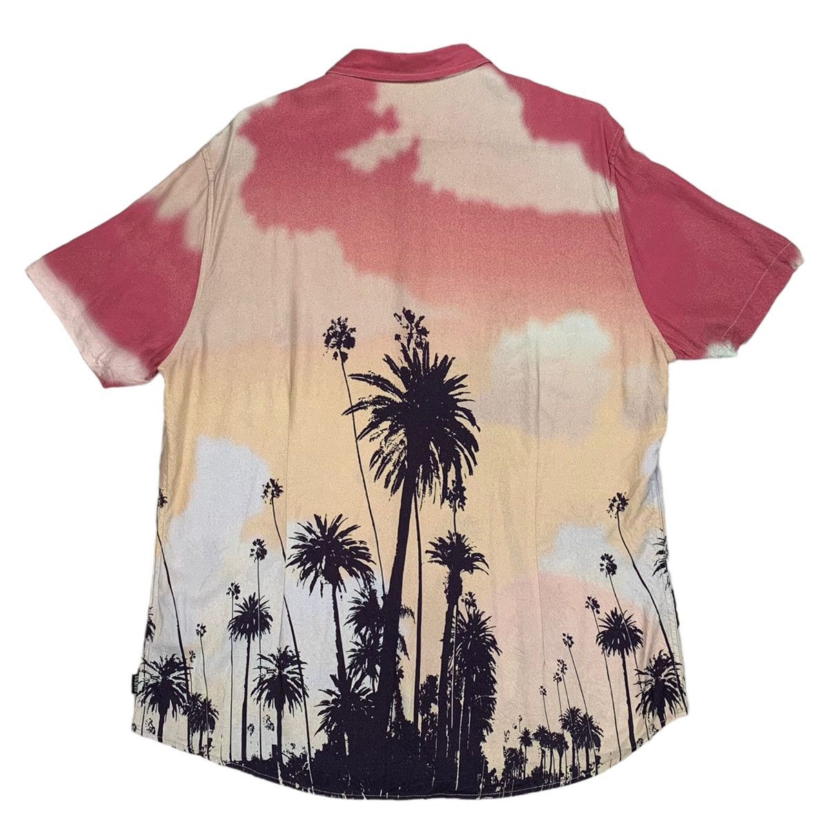 Guess Guess Sunset Palm Tree Slim Fit Short Sleeve Button Up Shirt Size US XL / EU 56 / 4 - 3 Thumbnail