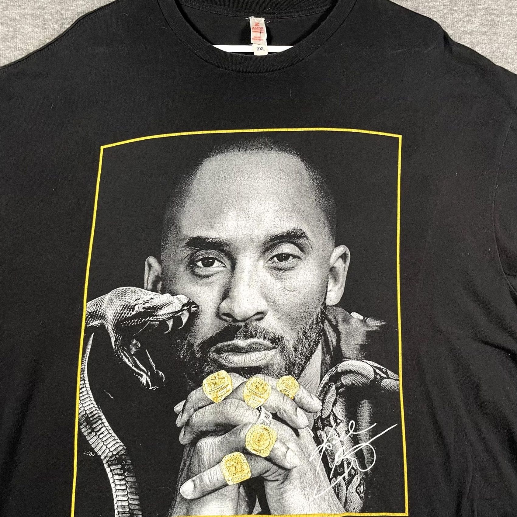 Vintage Kobe Bryant Zuni Tag Shirt Mens 2XL Black Mamba Legends Live Forever Basketball Size US XXL / EU 58 / 5 - 2 Thumbnail