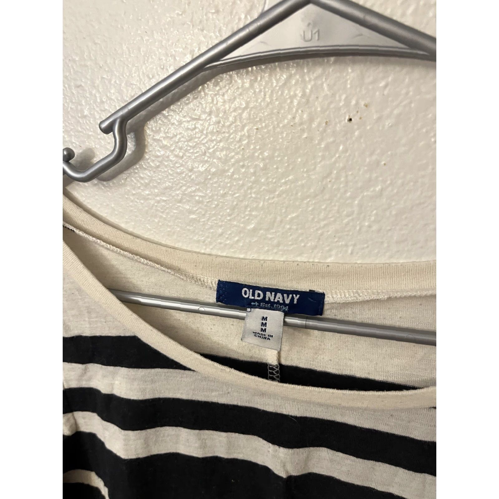 Old Navy Old Navy Women's Medium Black White Striped Long Raglan Sleeved Top Size M / US 6-8 / IT 42-44 - 3 Thumbnail