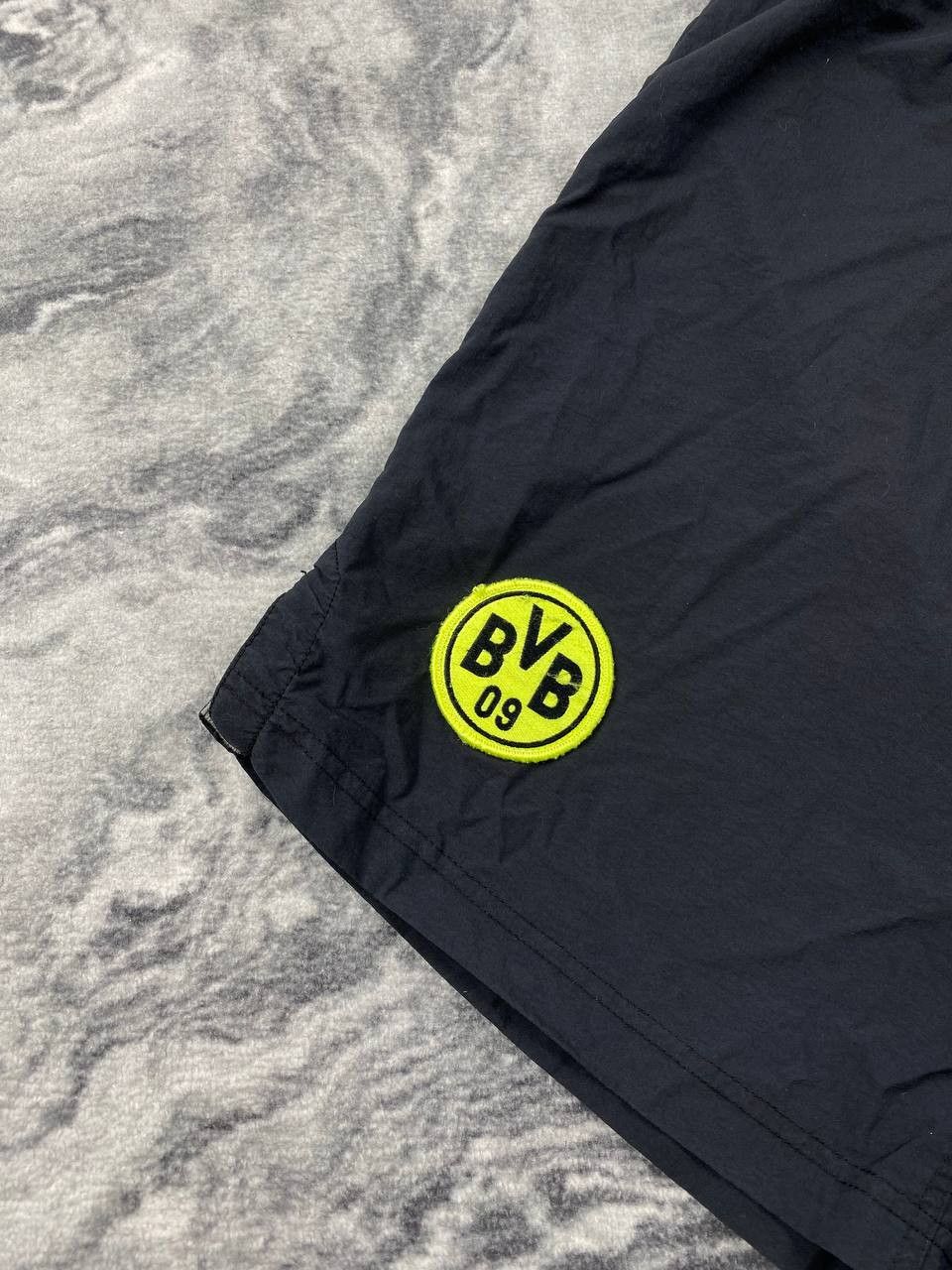 Nike Vintage 90s Nike Borussia Dortmund Football Shorts Soccer Size US 34 / EU 50 - 2 Thumbnail
