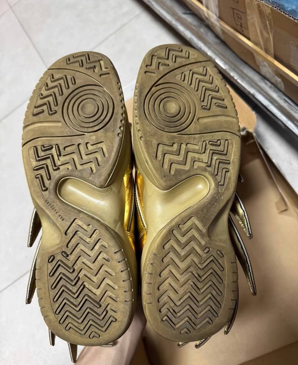 Adidas × Jeremy Scott Adidas Jeremy Scott Wings 3.0 Wings, gold, Saint Seiya style Size US 9 / EU 42 - 3 Thumbnail