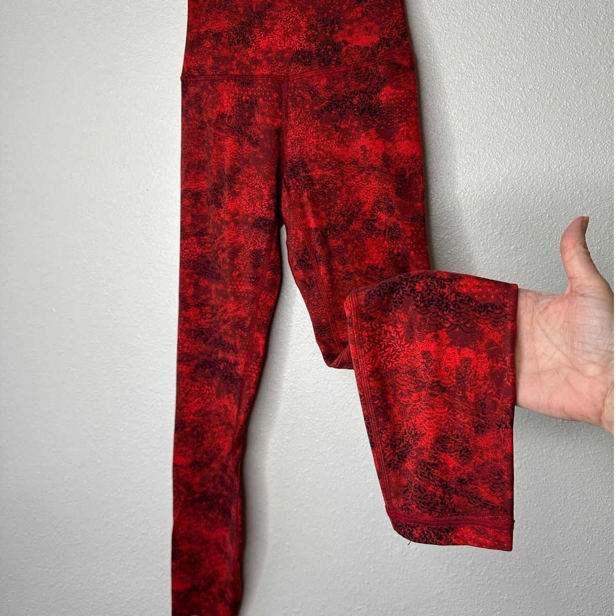 Lululemon Lululemon Red Black Align High Rise Full Length Yoga Pant 2 Size 26" / US 2 / IT 38 - 1 Thumbnail