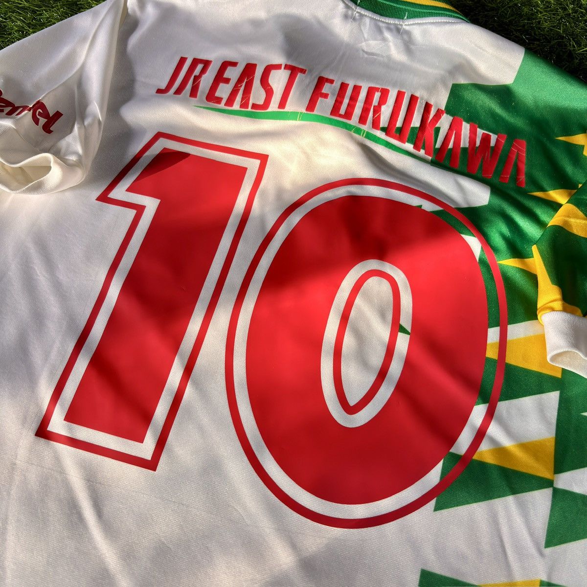 Asics Asics 1993-94 Jef United Away Jersey #10 8/10 Size US M / EU 48-50 / 2 - 8 Thumbnail