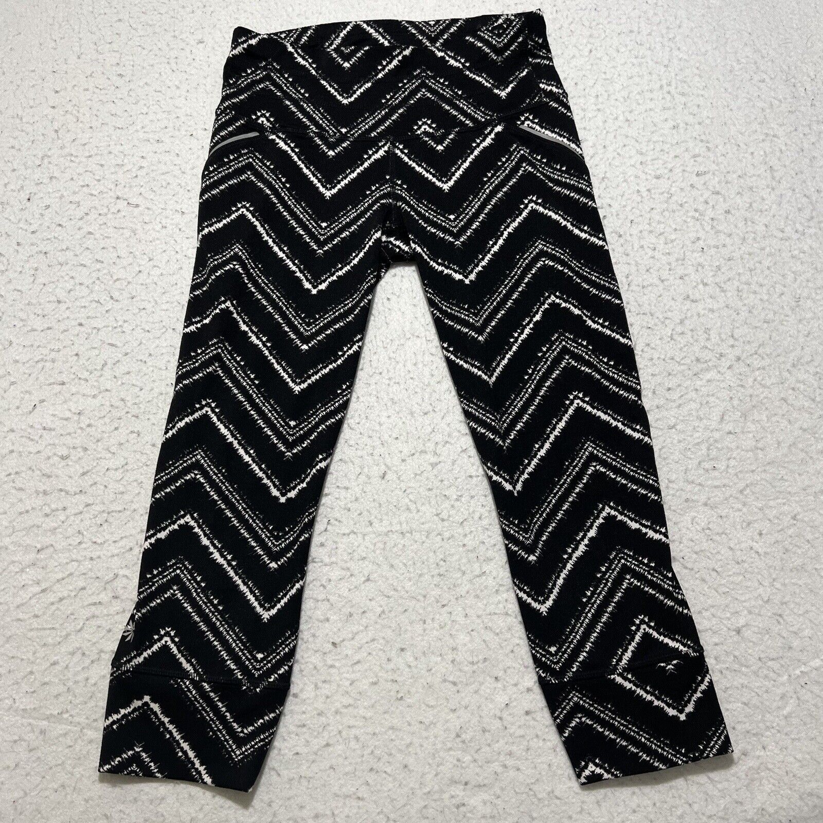 Athleta Athleta XS Capri Athletic Leggings Black White Stripe Pants Size 26" / US 2 / IT 38 - 1 Thumbnail