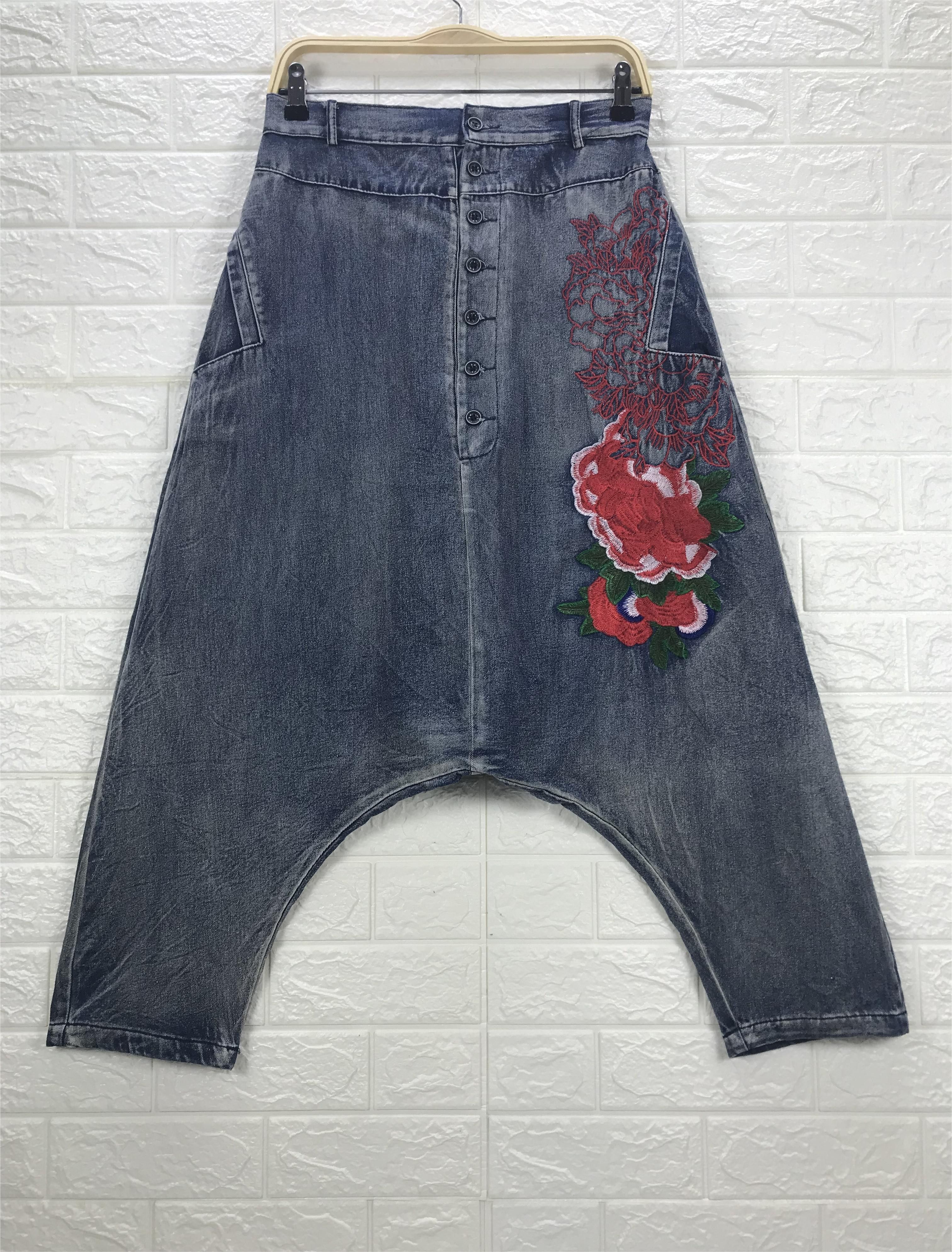Beauty Beast Embroidered Roses Japanese Cropped Jeans Size US 32 / EU 48 - 1 Thumbnail