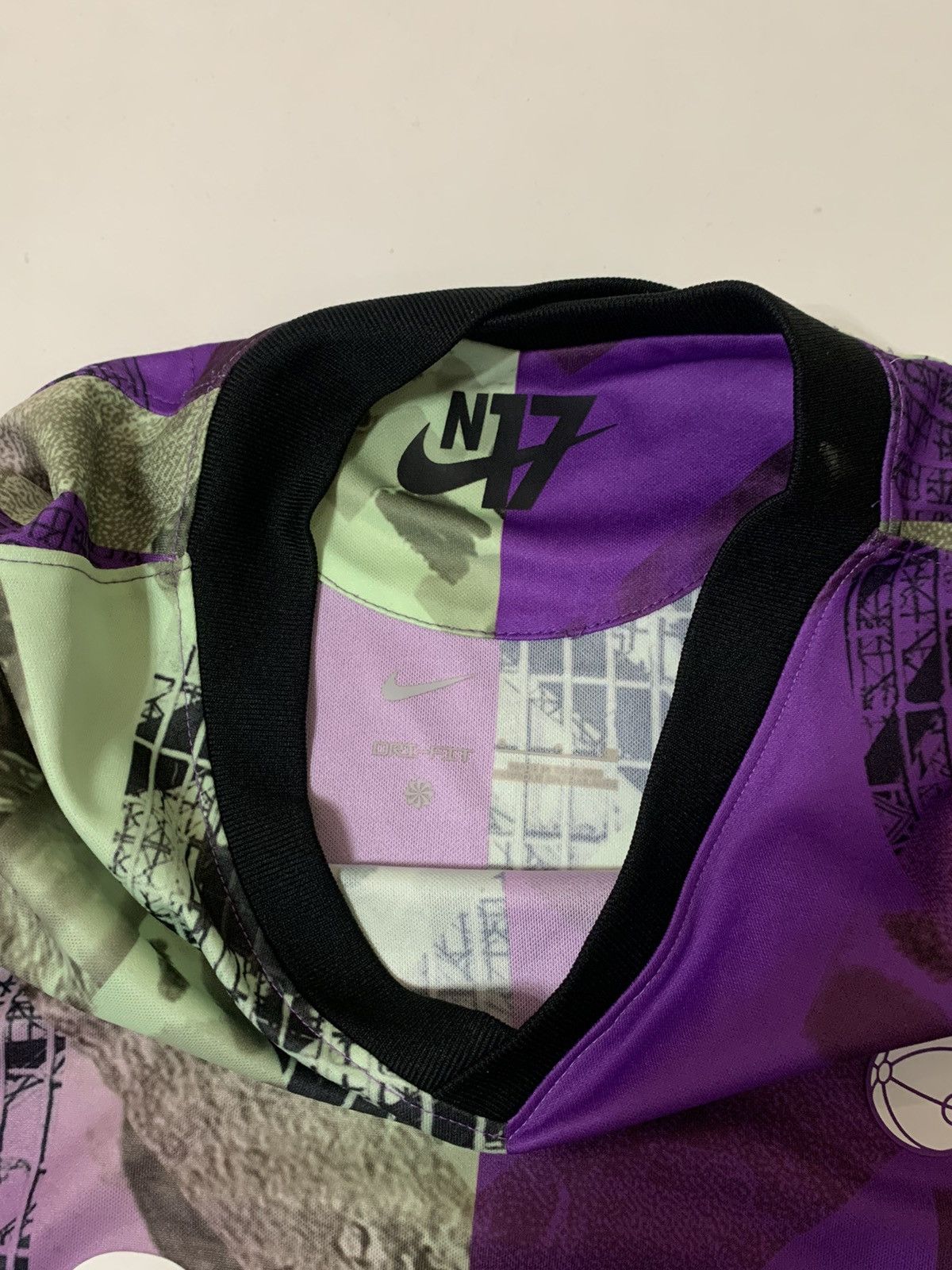 Nike Tottenham 2021/22 Medium Purple Third Shirt x Shorts Size US M / EU 48-50 / 2 - 5 Thumbnail
