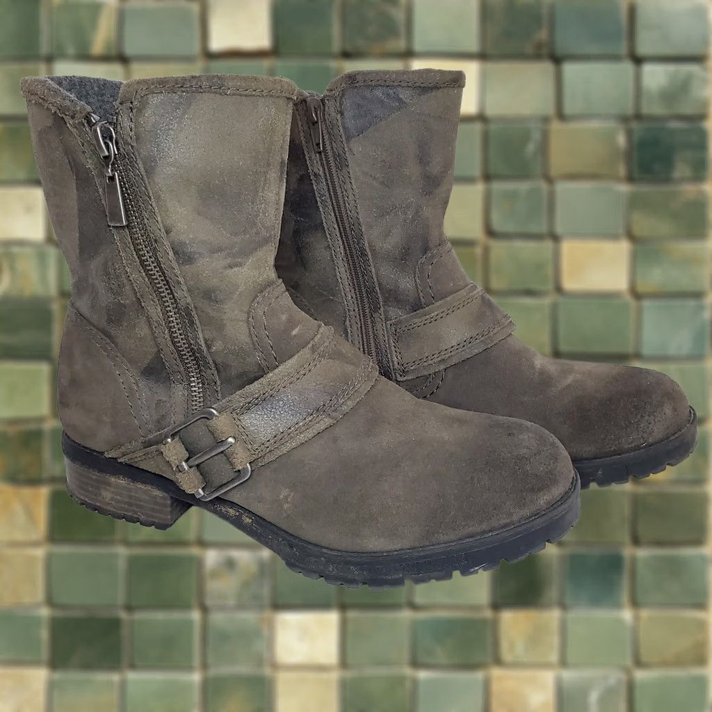 Clarks Clarks Rise Suede Gray Boot Womens Size 8.5 Buckle Ankle Biker Grunge Moto City Casual Size US 6 / IT 36 - 1 Thumbnail